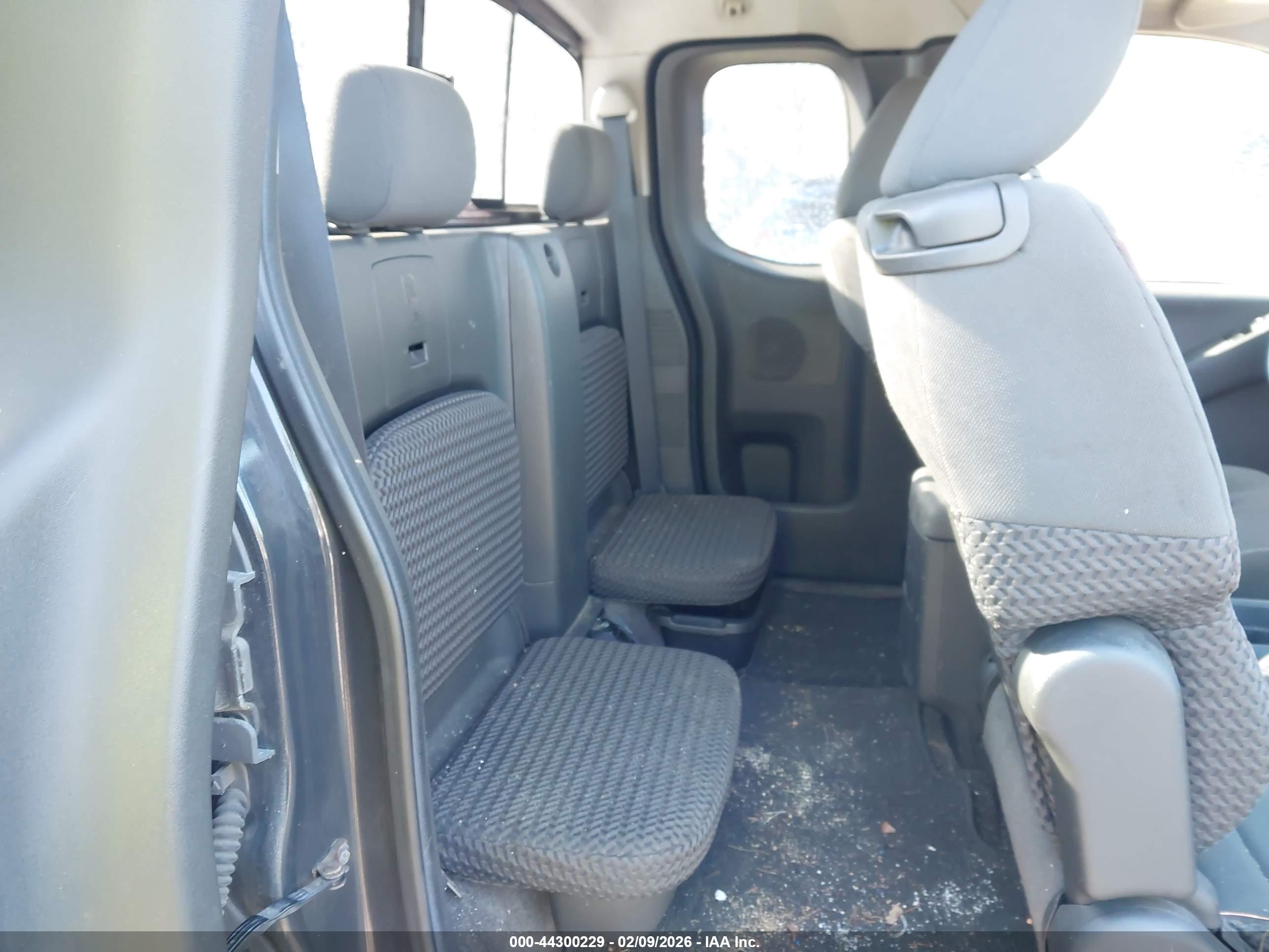 NISSAN FRONTIER image 8