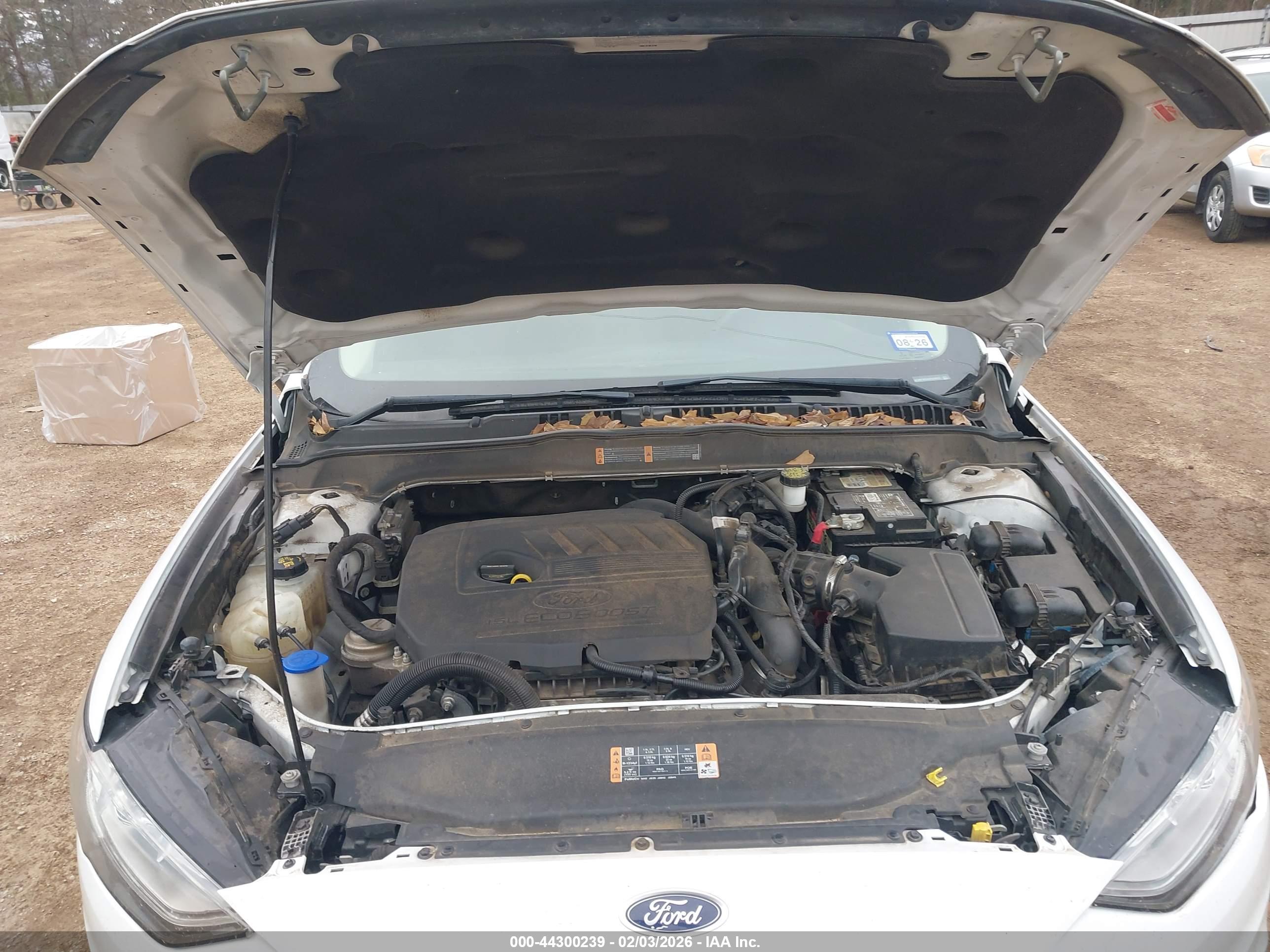 FORD FUSION image 10