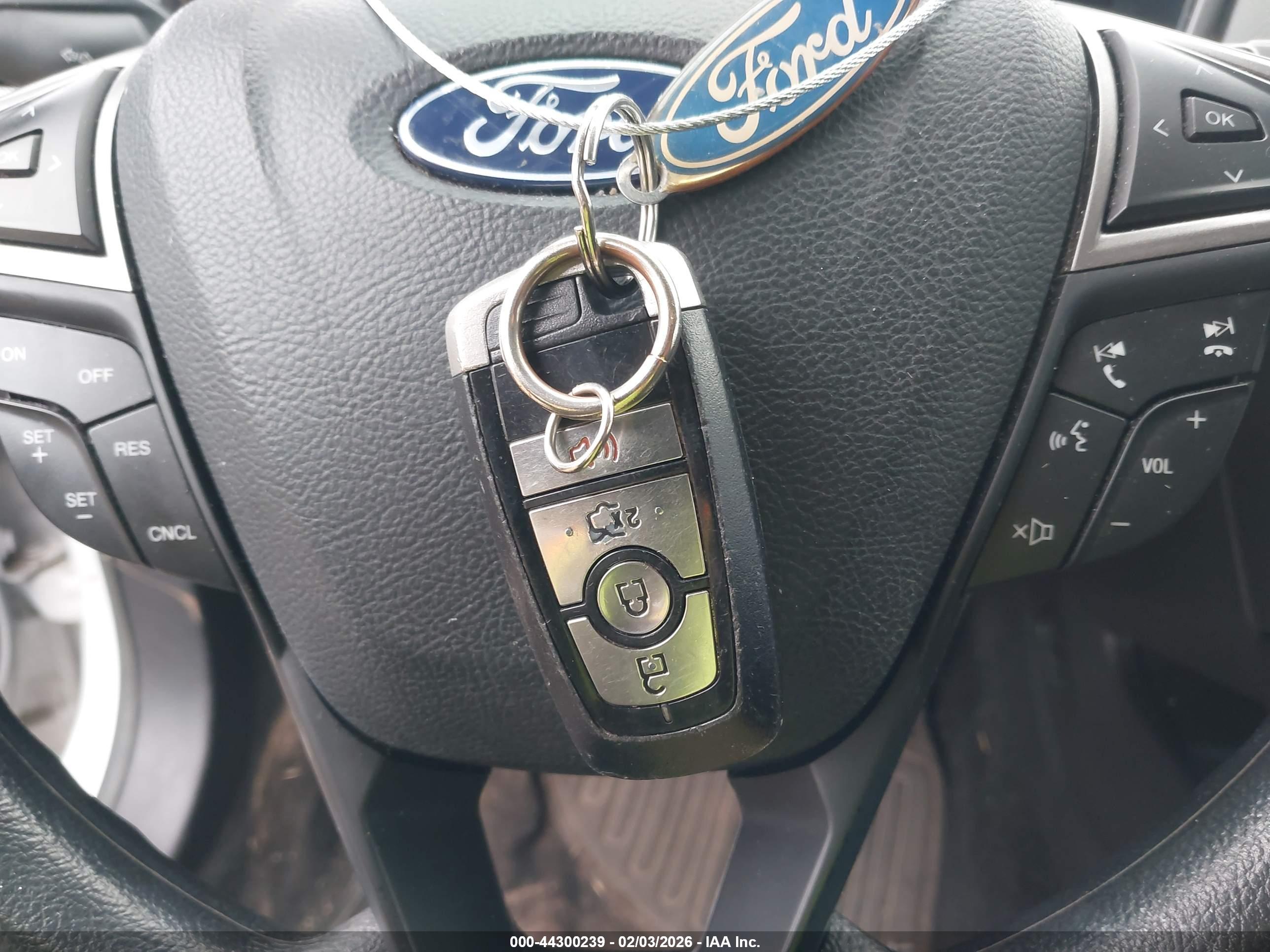FORD FUSION image 11