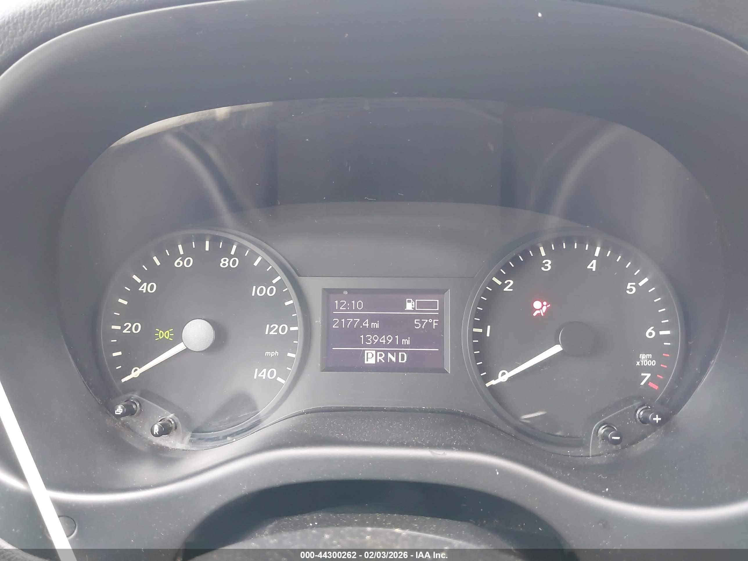 MERCEDES-BENZ METRIS image 7
