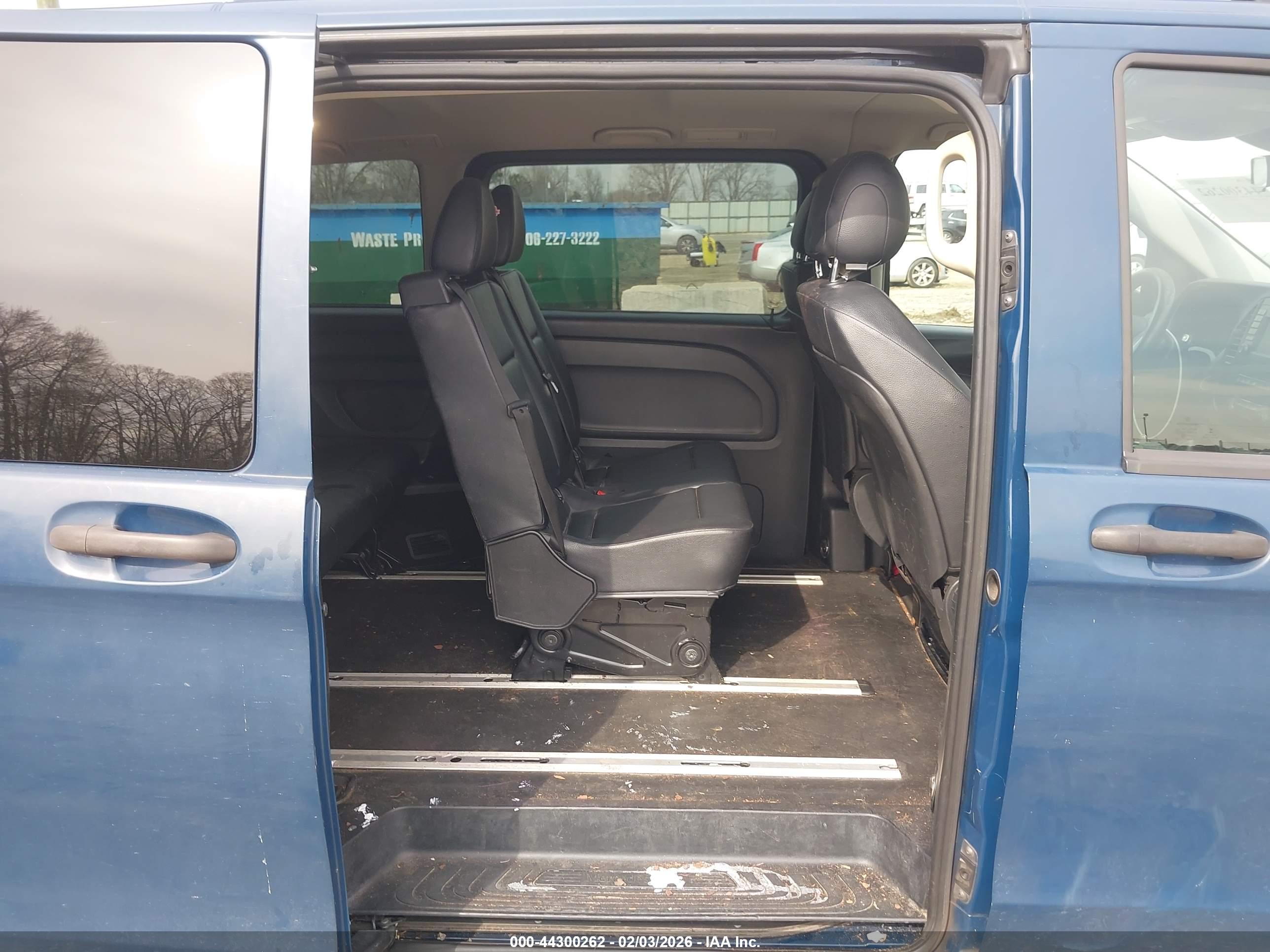 MERCEDES-BENZ METRIS image 8