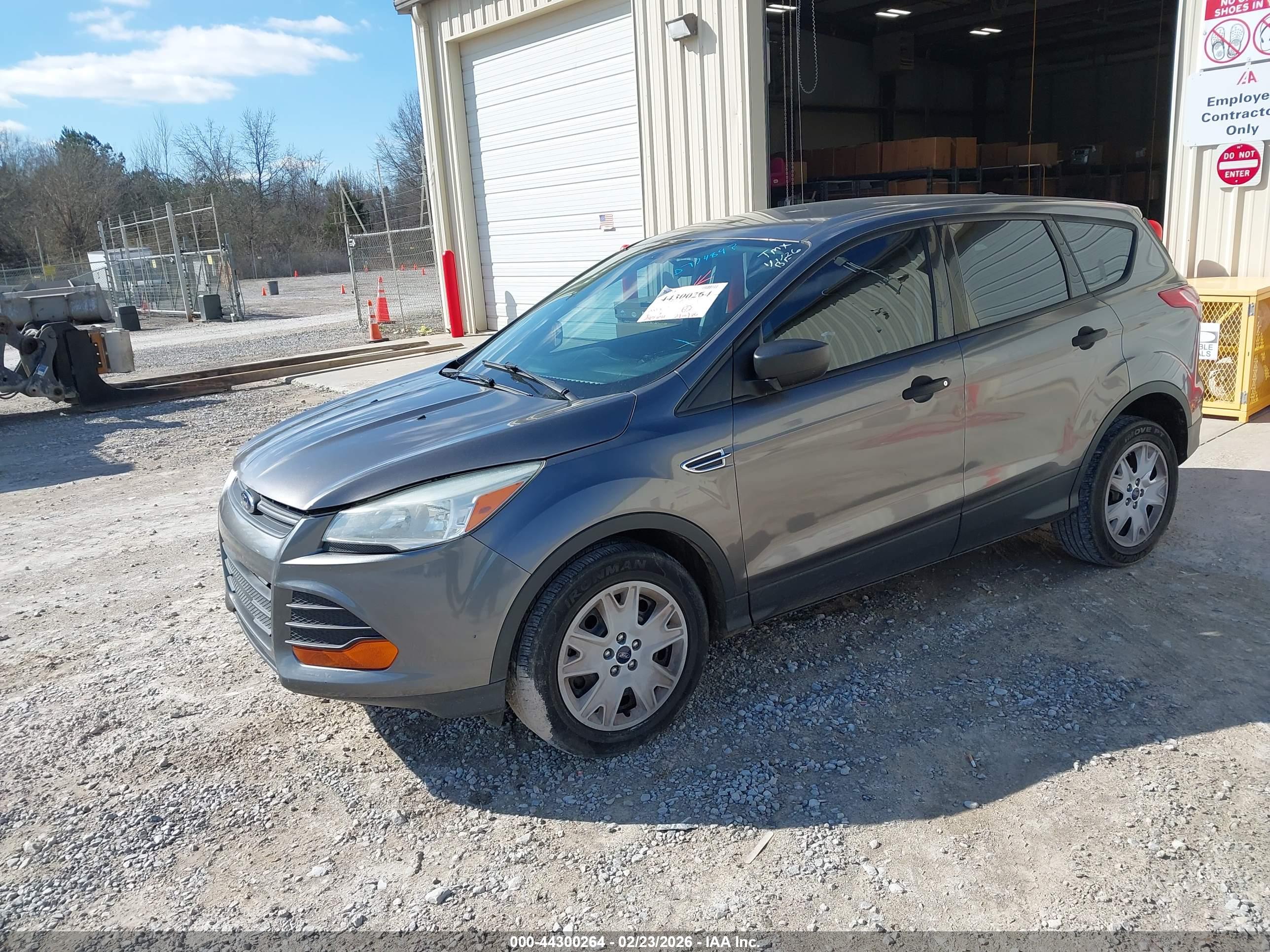 FORD ESCAPE image 2