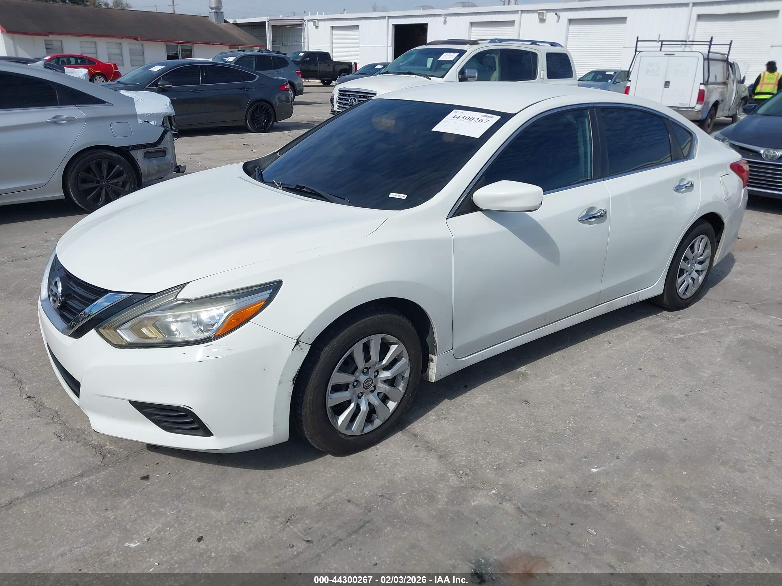 NISSAN ALTIMA image 2