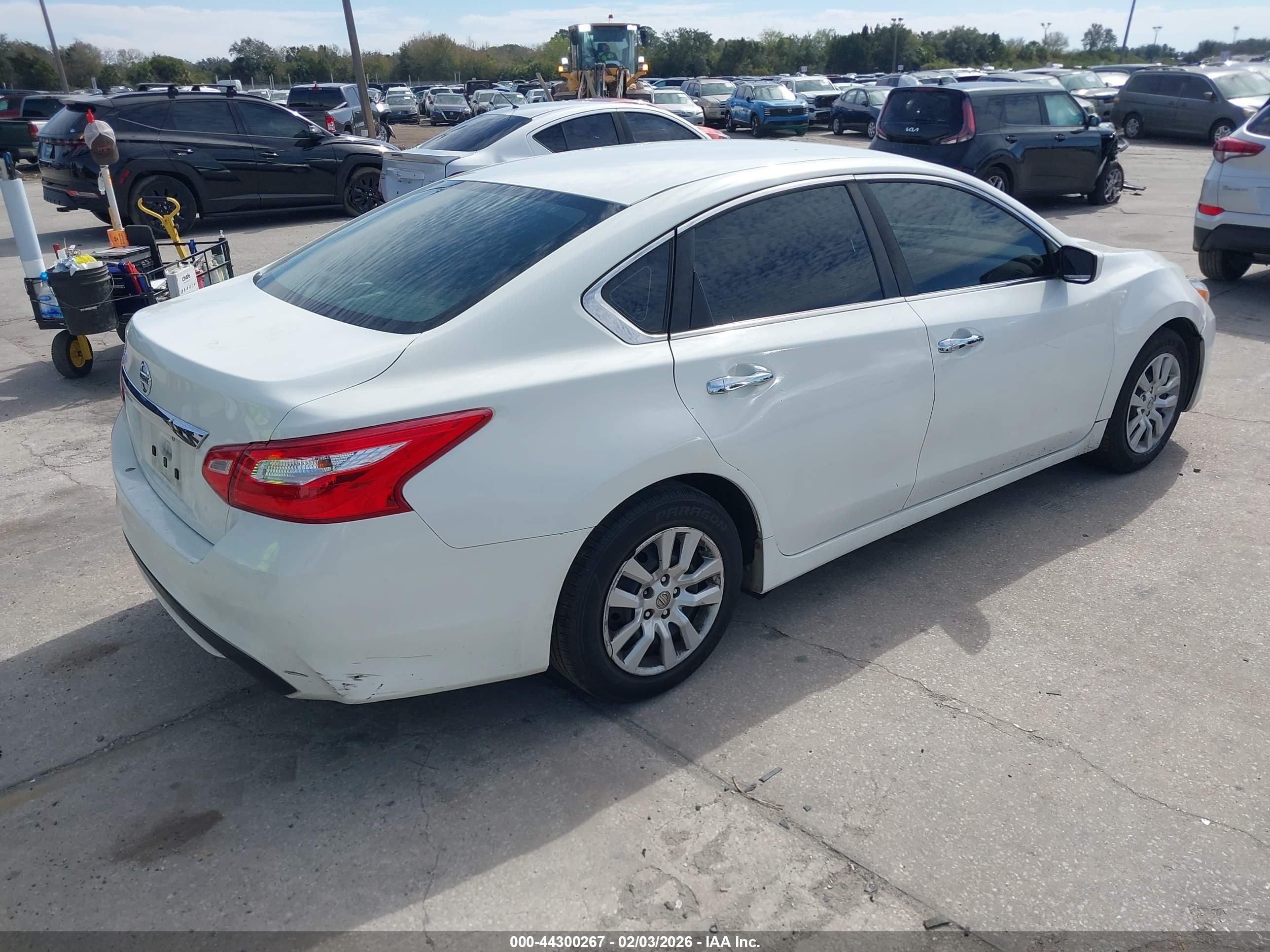 NISSAN ALTIMA image 4