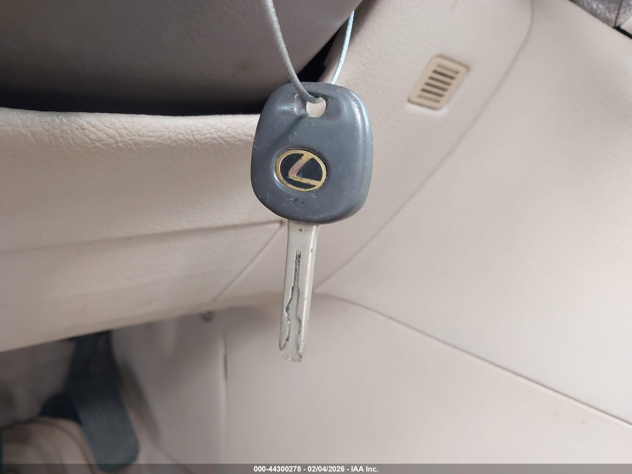 LEXUS RX image 11