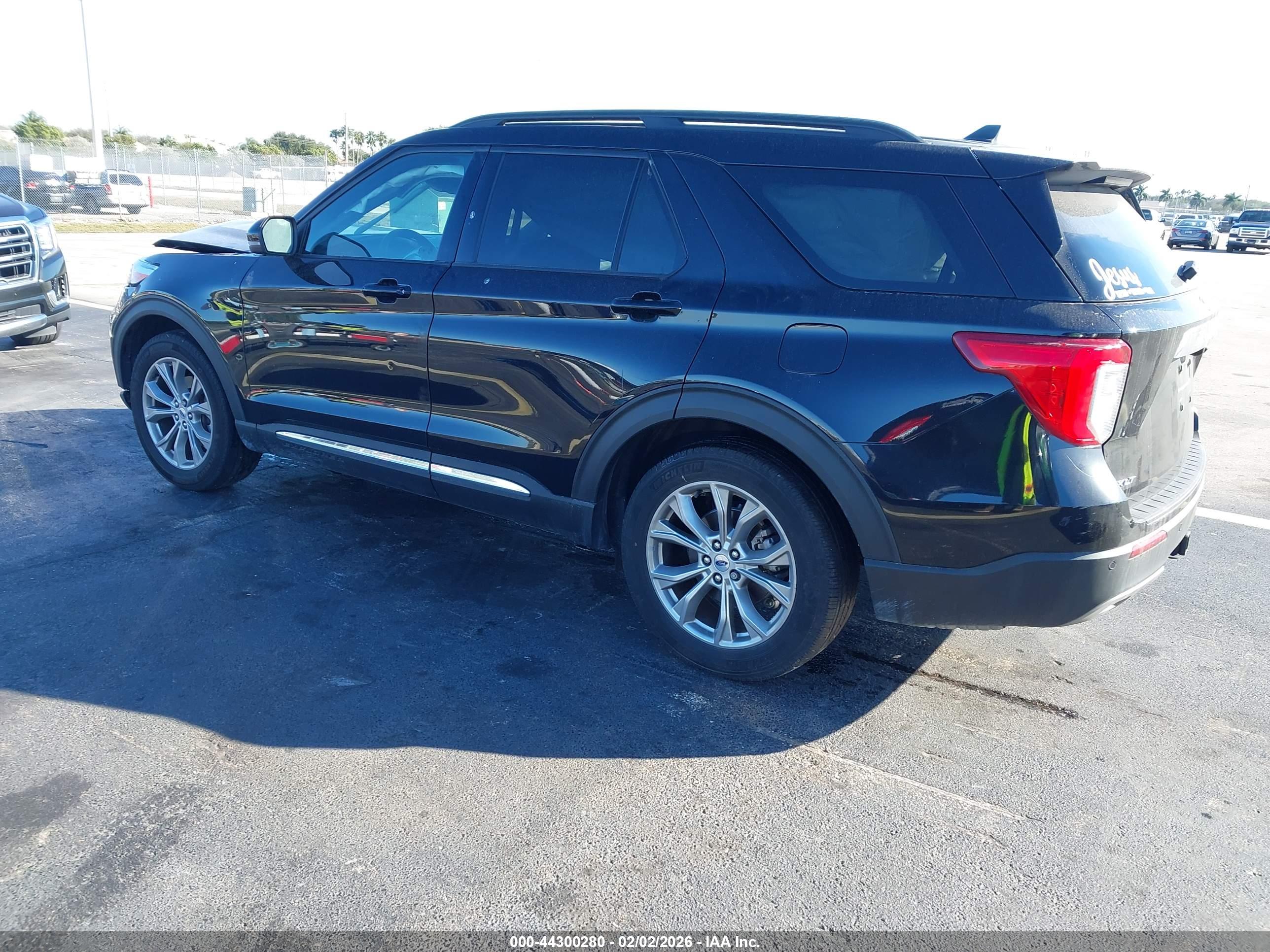 FORD EXPLORER image 3