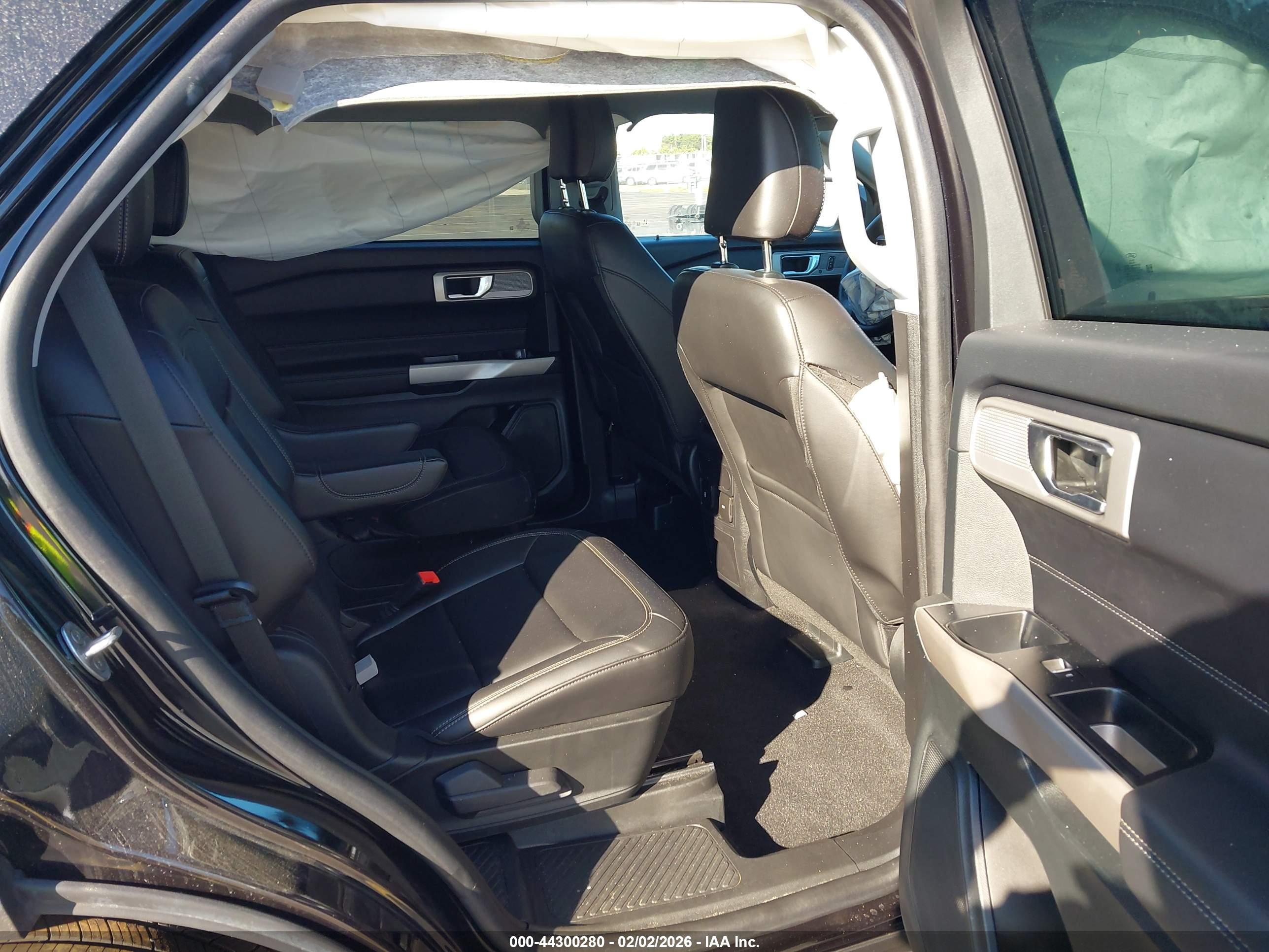 FORD EXPLORER image 8