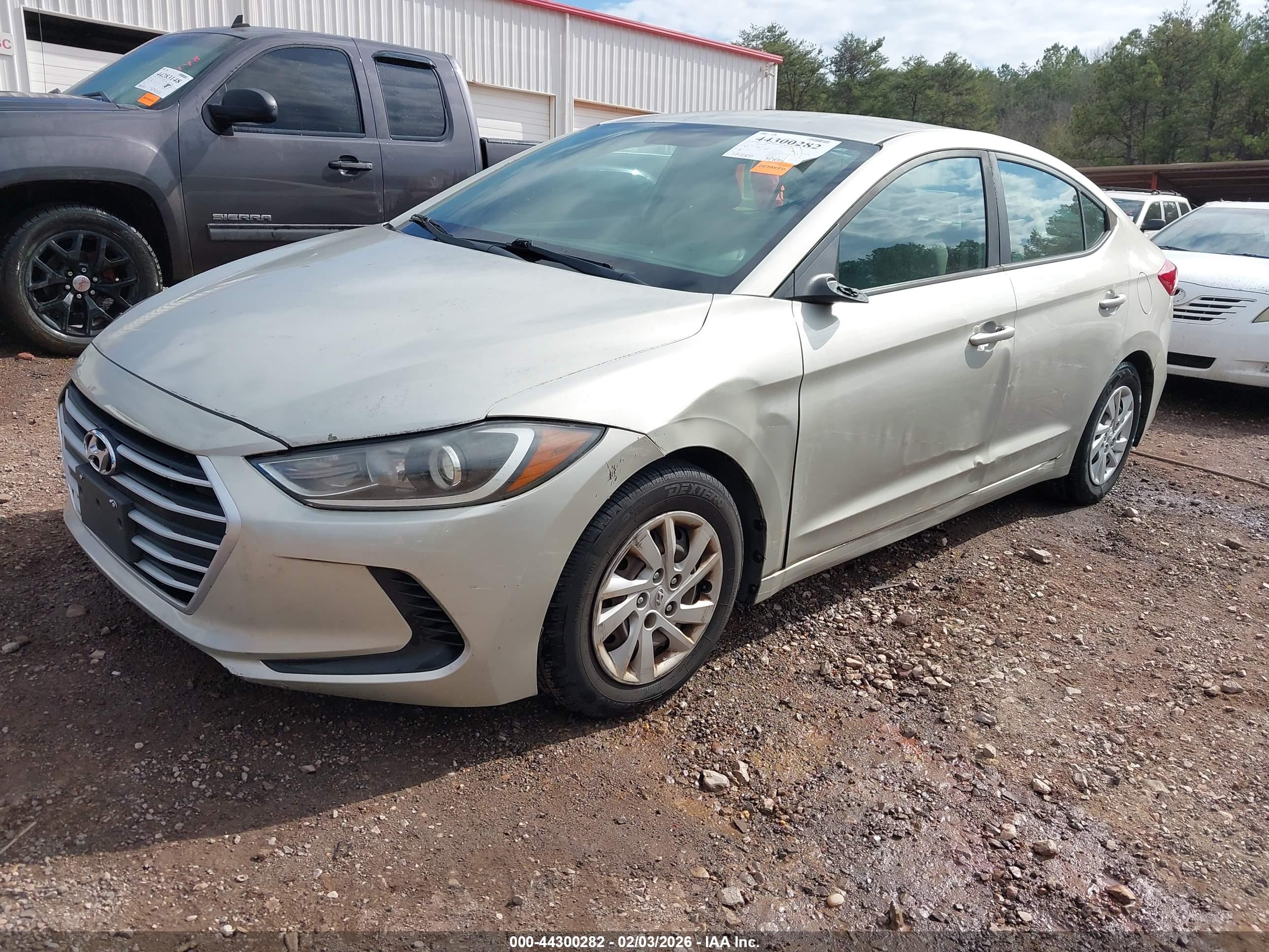 HYUNDAI ELANTRA image 2