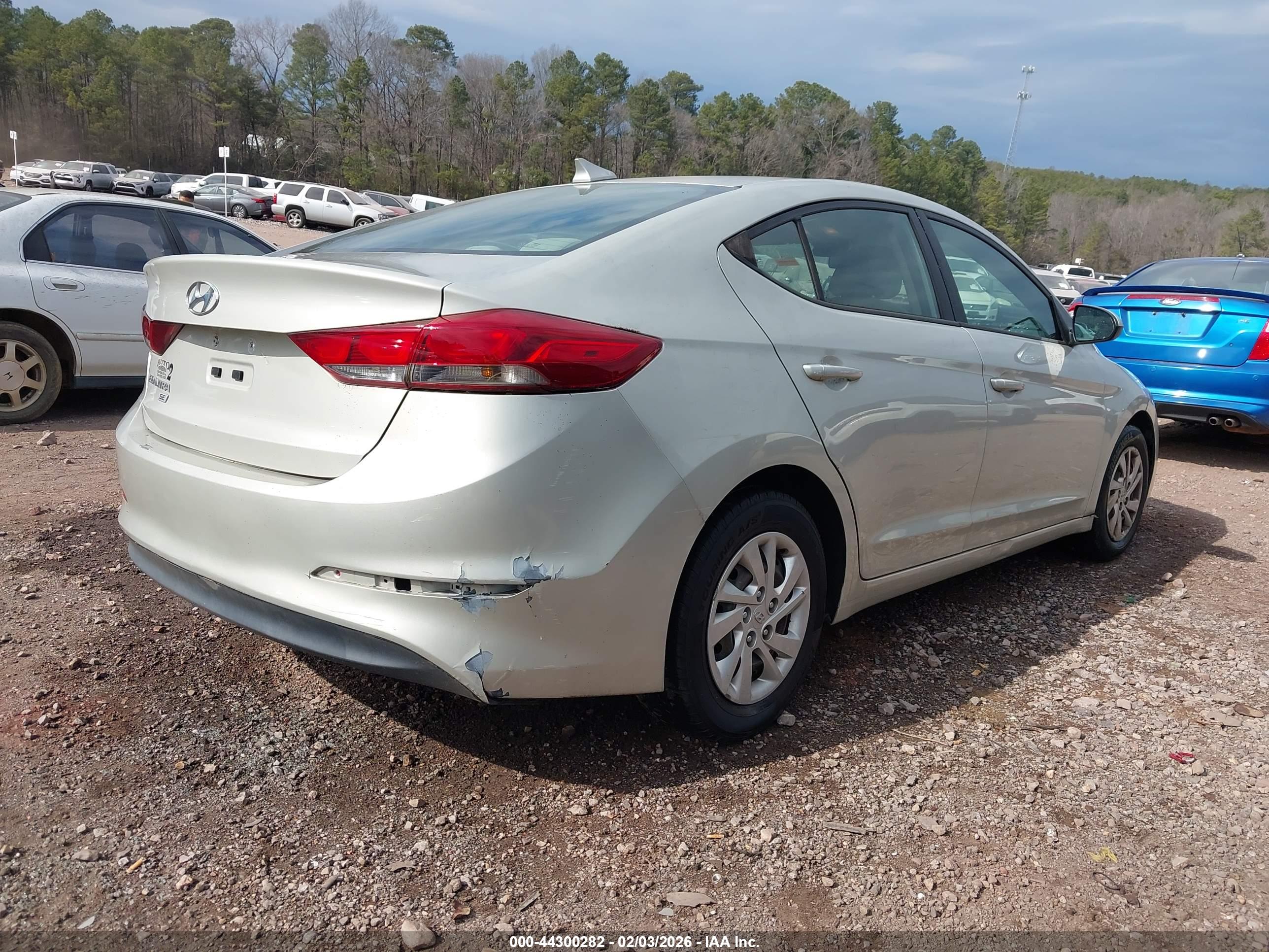 HYUNDAI ELANTRA image 4