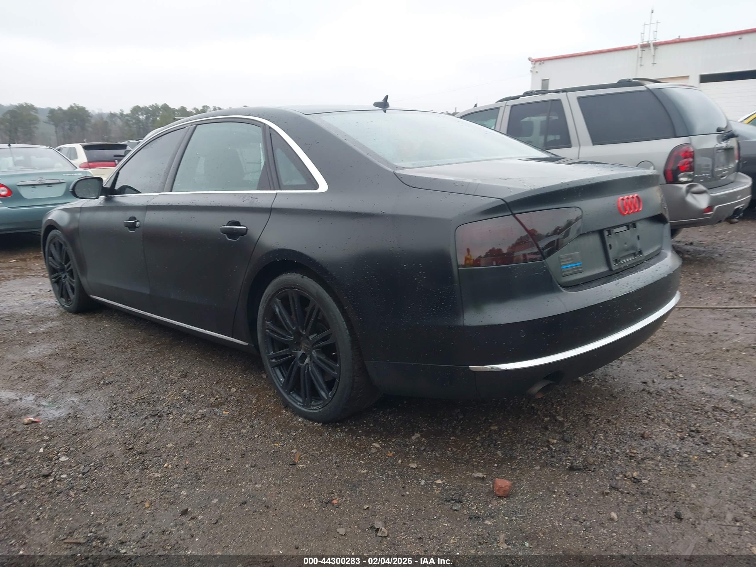 AUDI A8 image 3