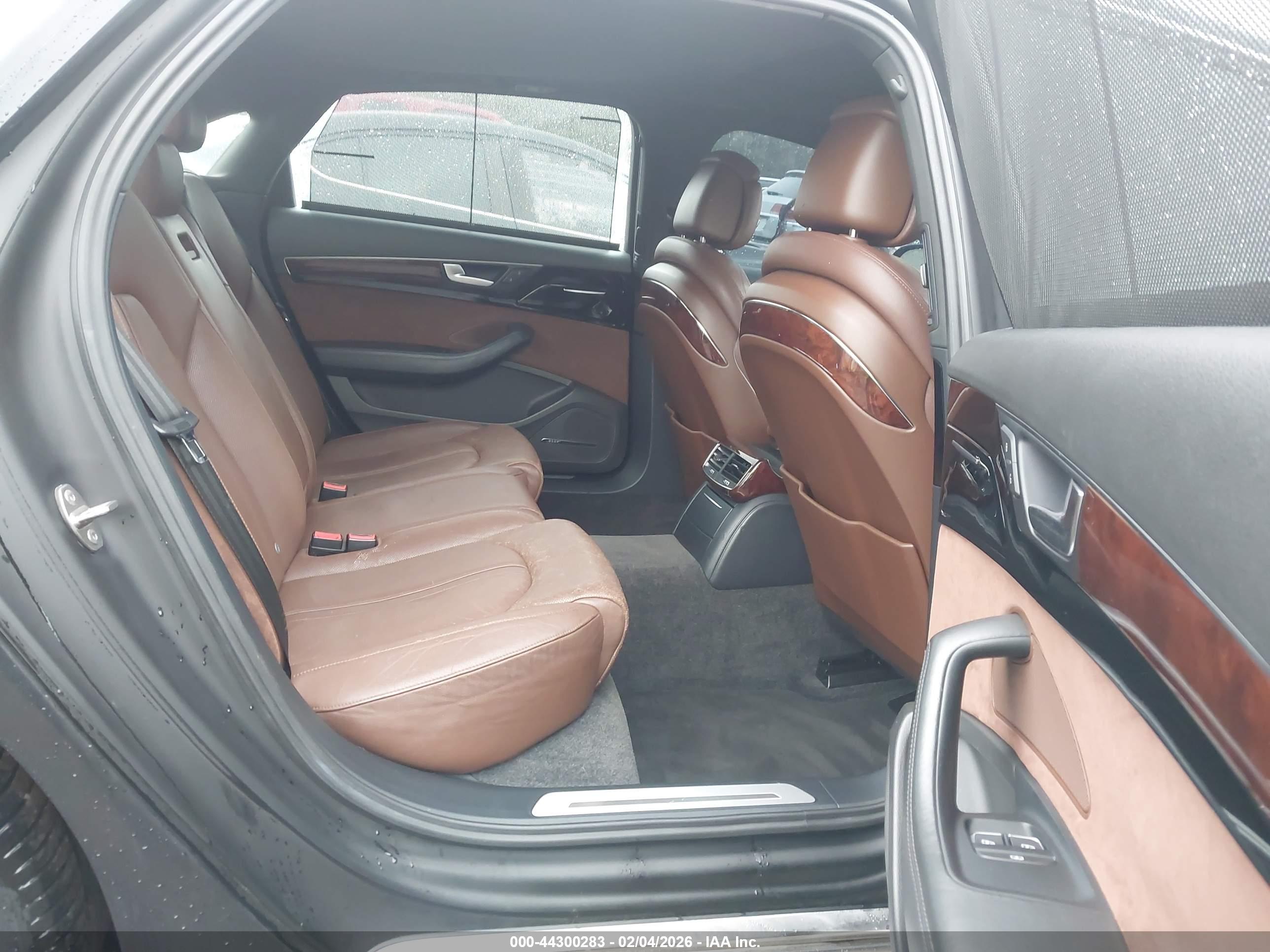 AUDI A8 image 8