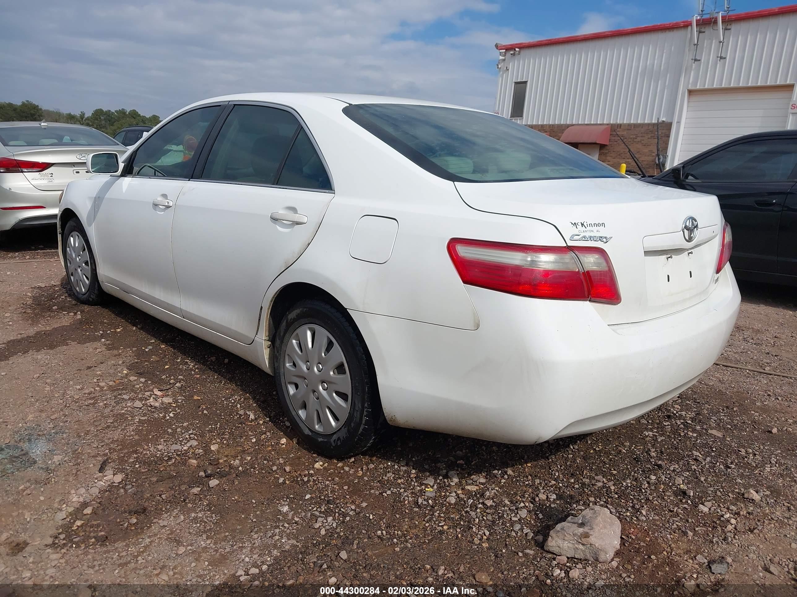 TOYOTA CAMRY image 3