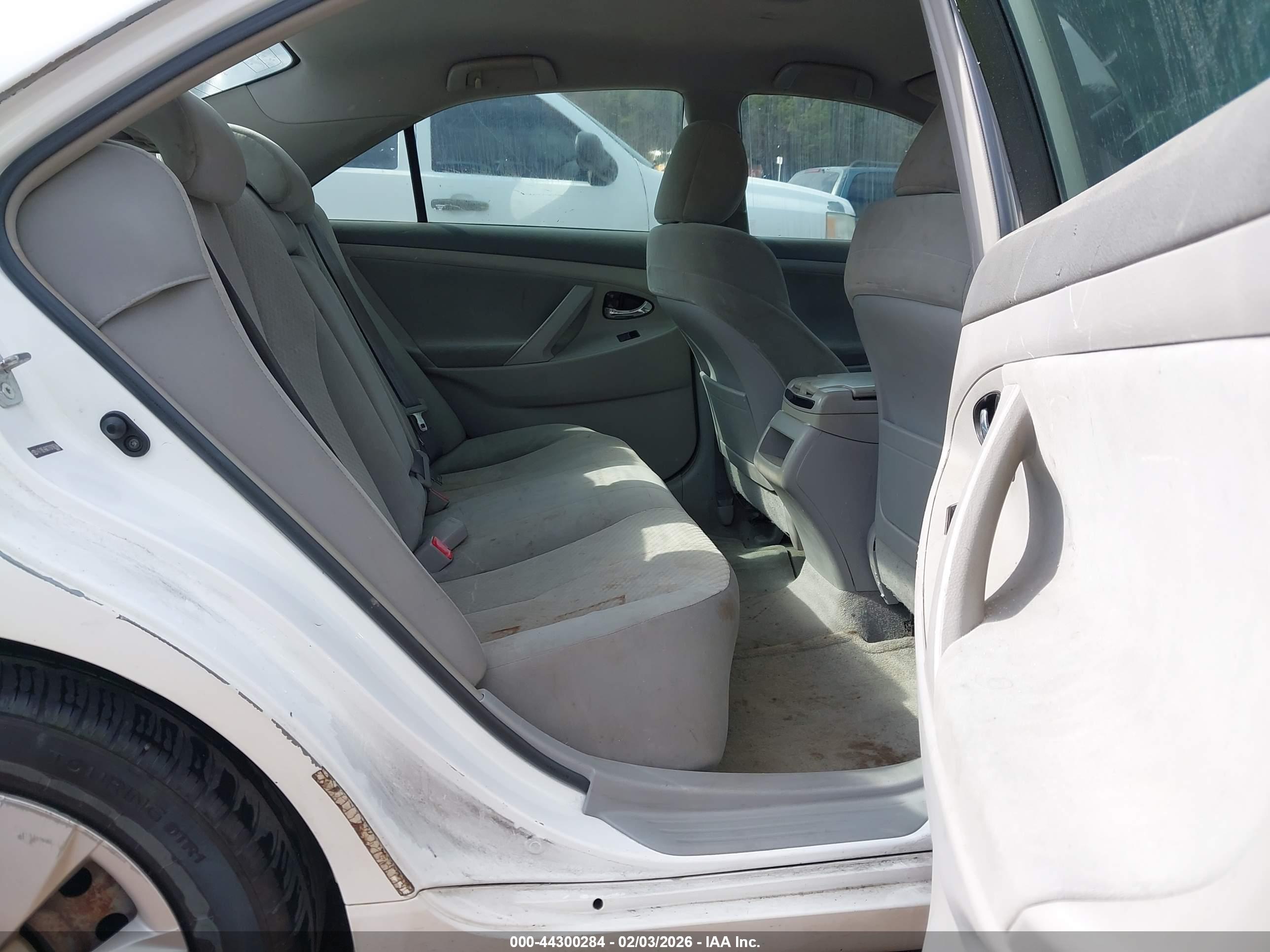 TOYOTA CAMRY image 8