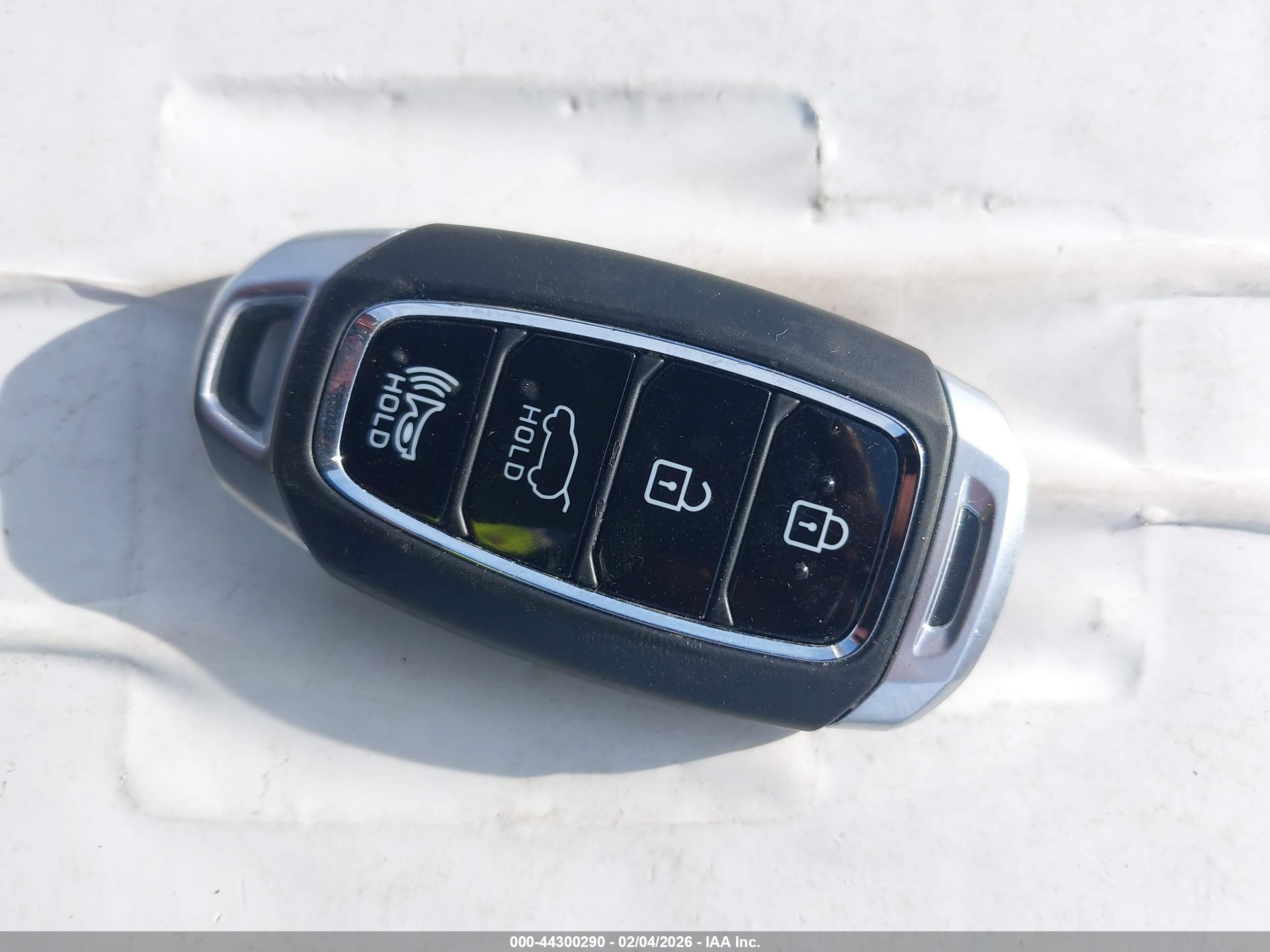 HYUNDAI SANTA image 11
