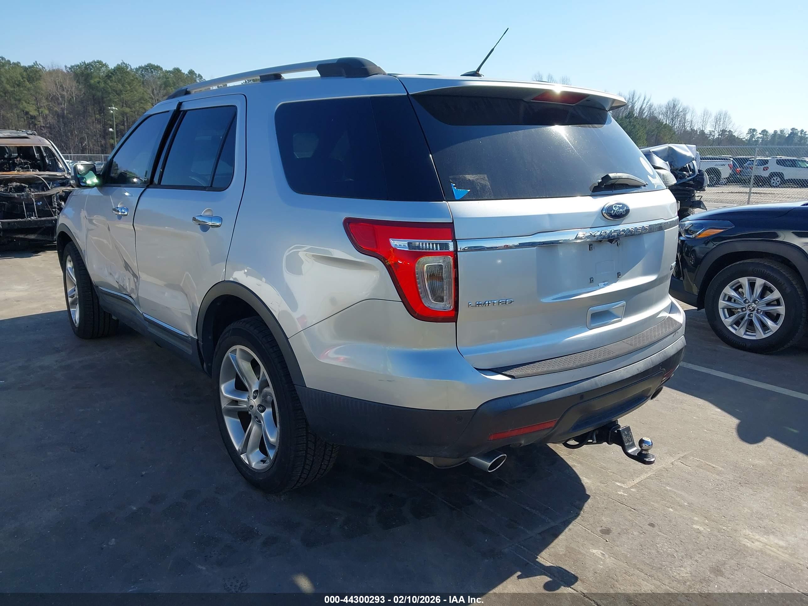 FORD EXPLORER image 3
