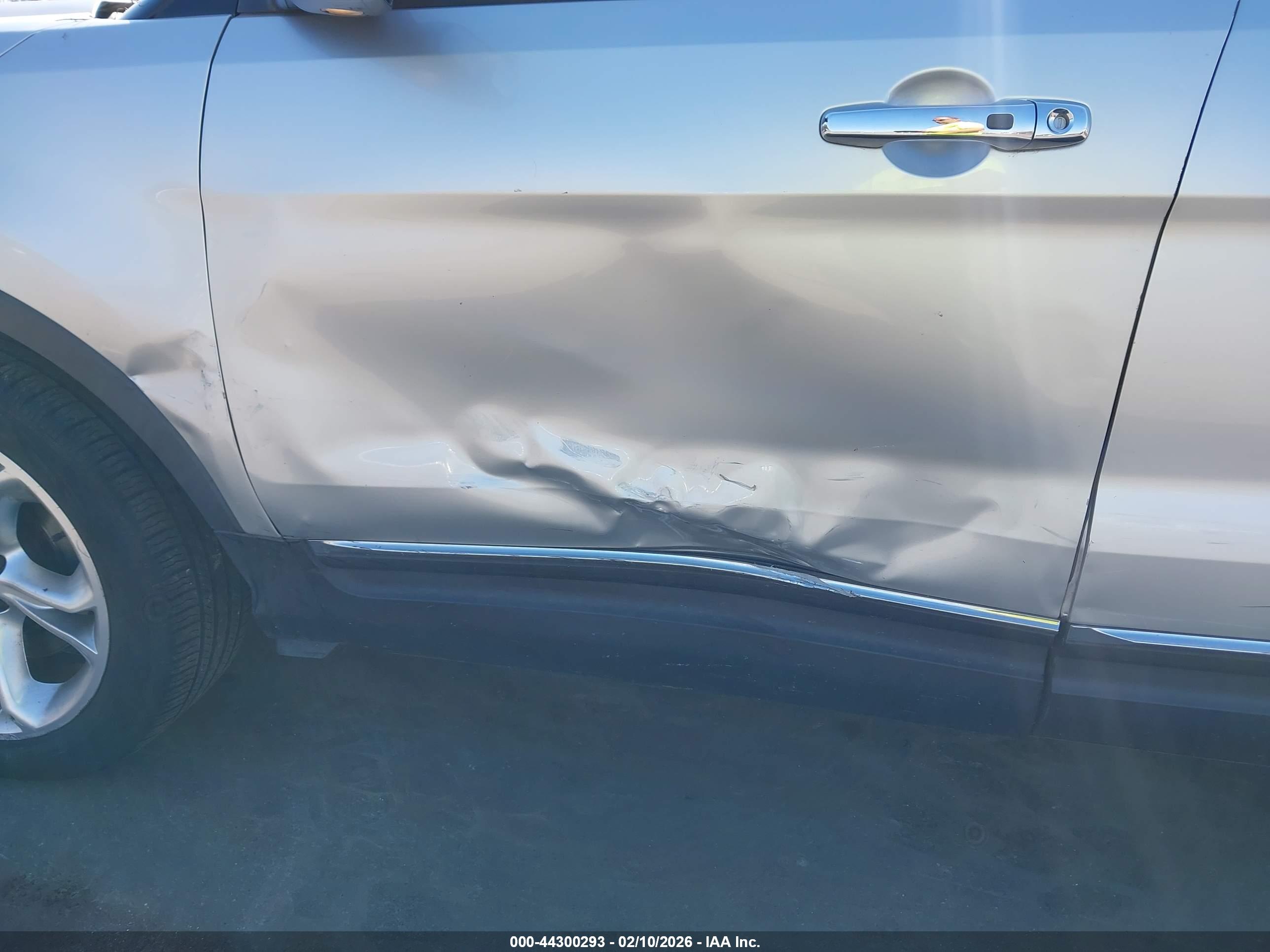 FORD EXPLORER image 6