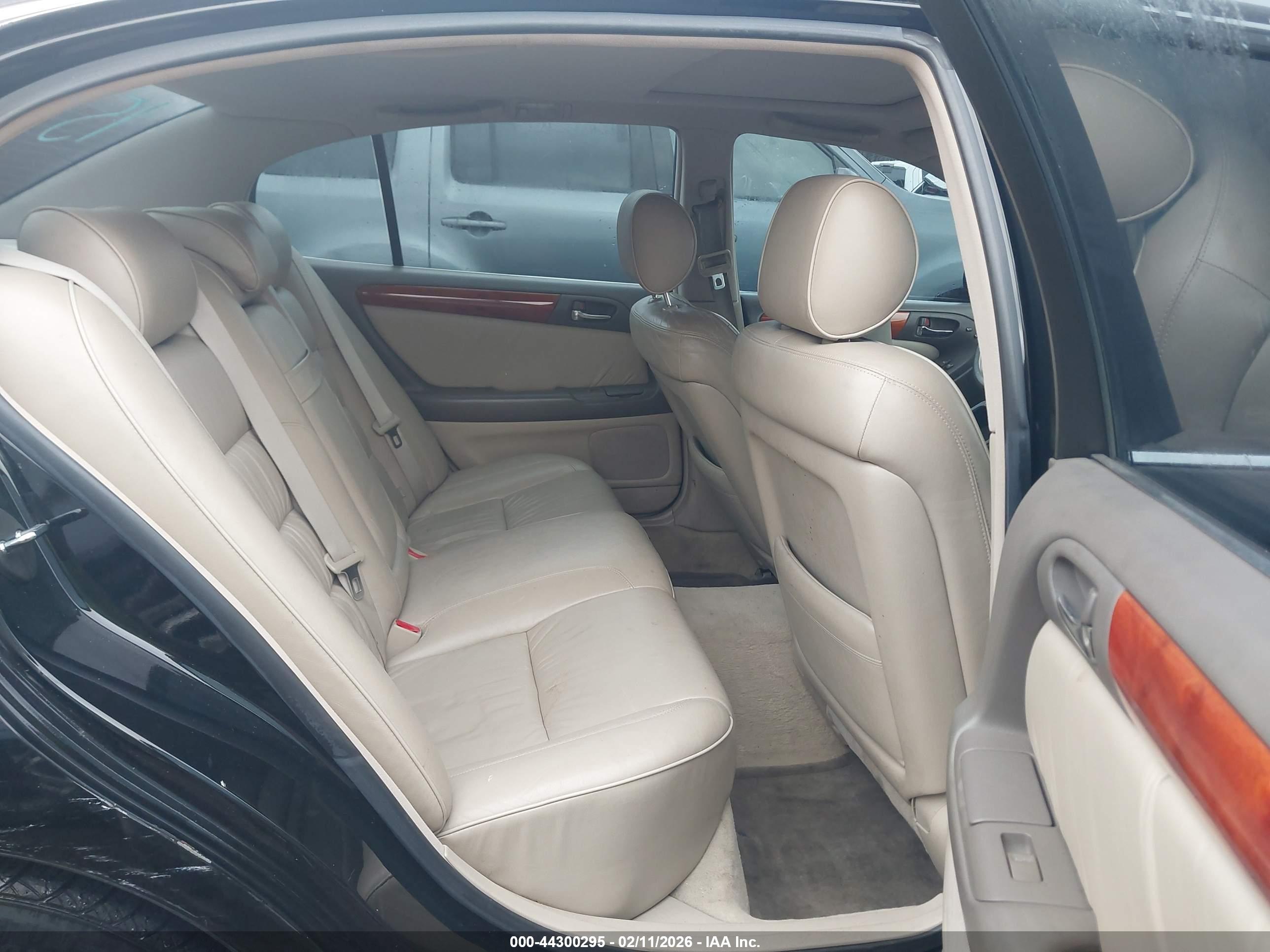 LEXUS GS image 8