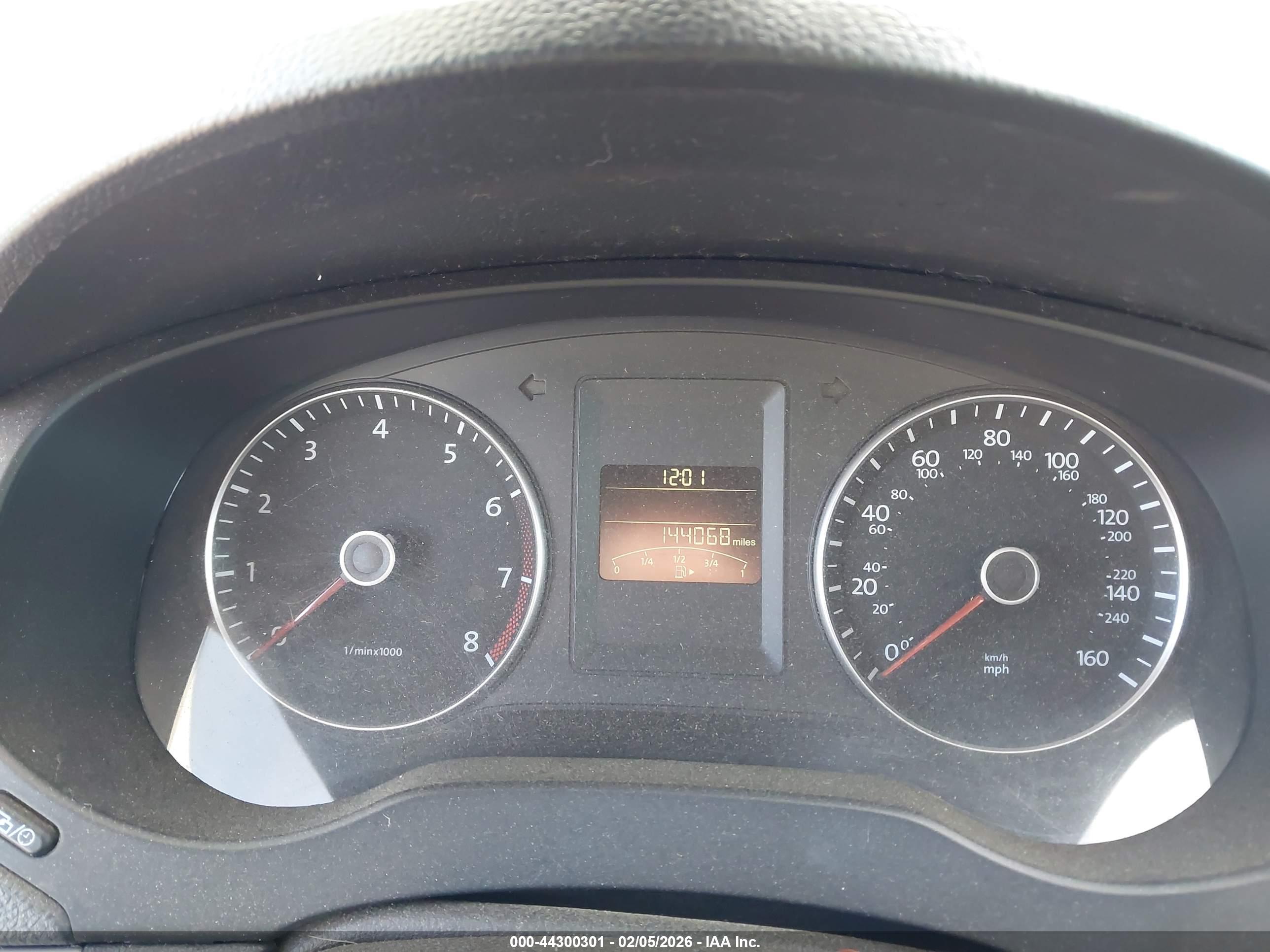 VOLKSWAGEN JETTA image 7