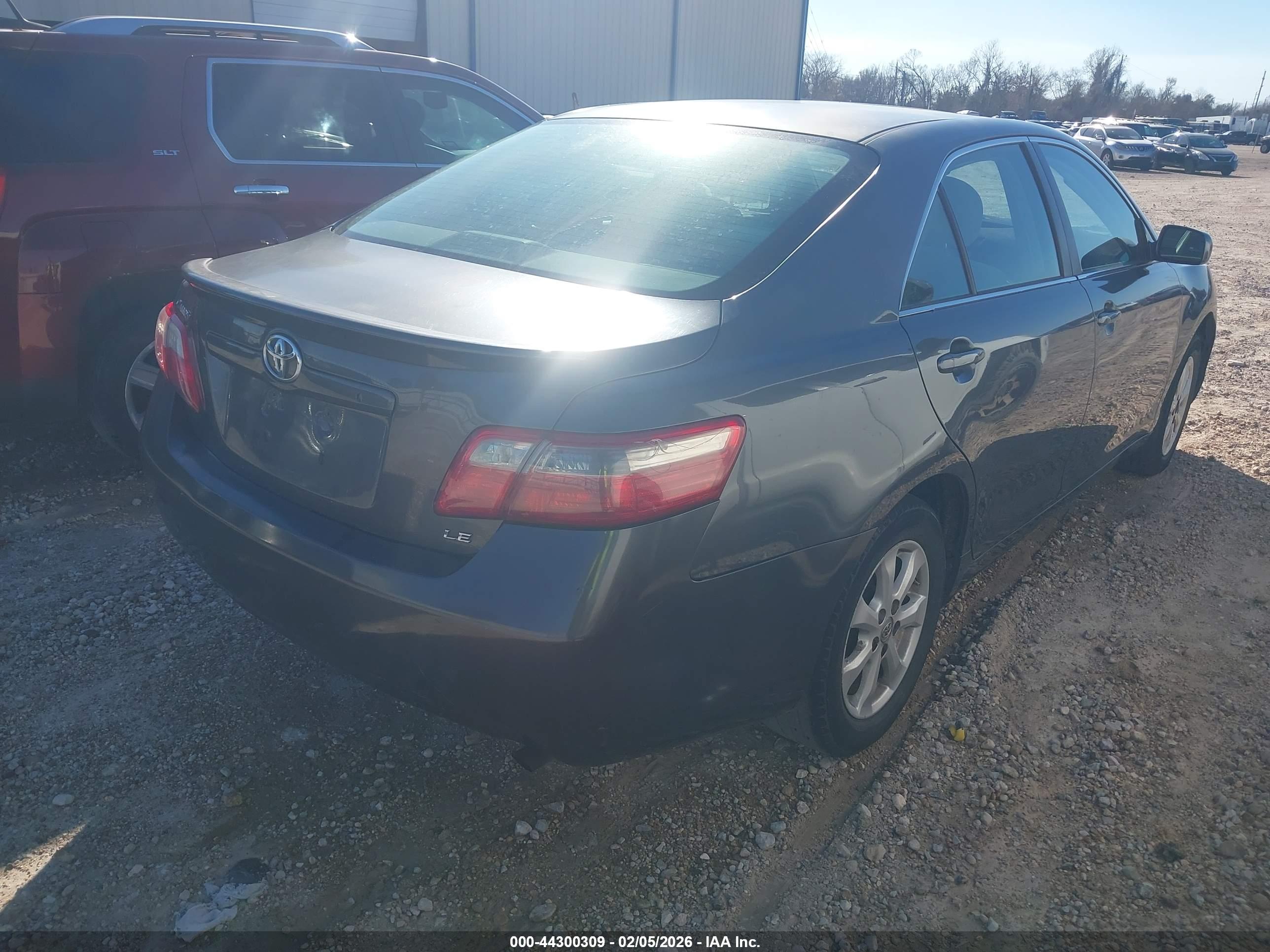 TOYOTA CAMRY image 4