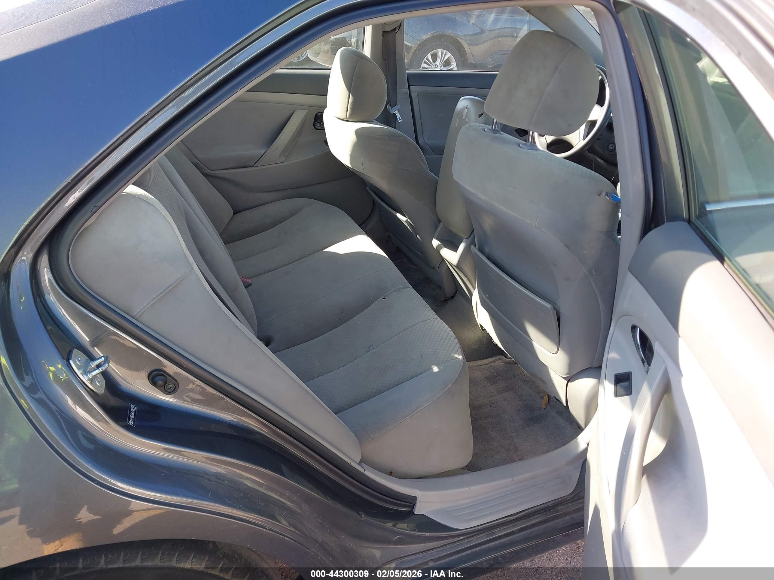 TOYOTA CAMRY image 8