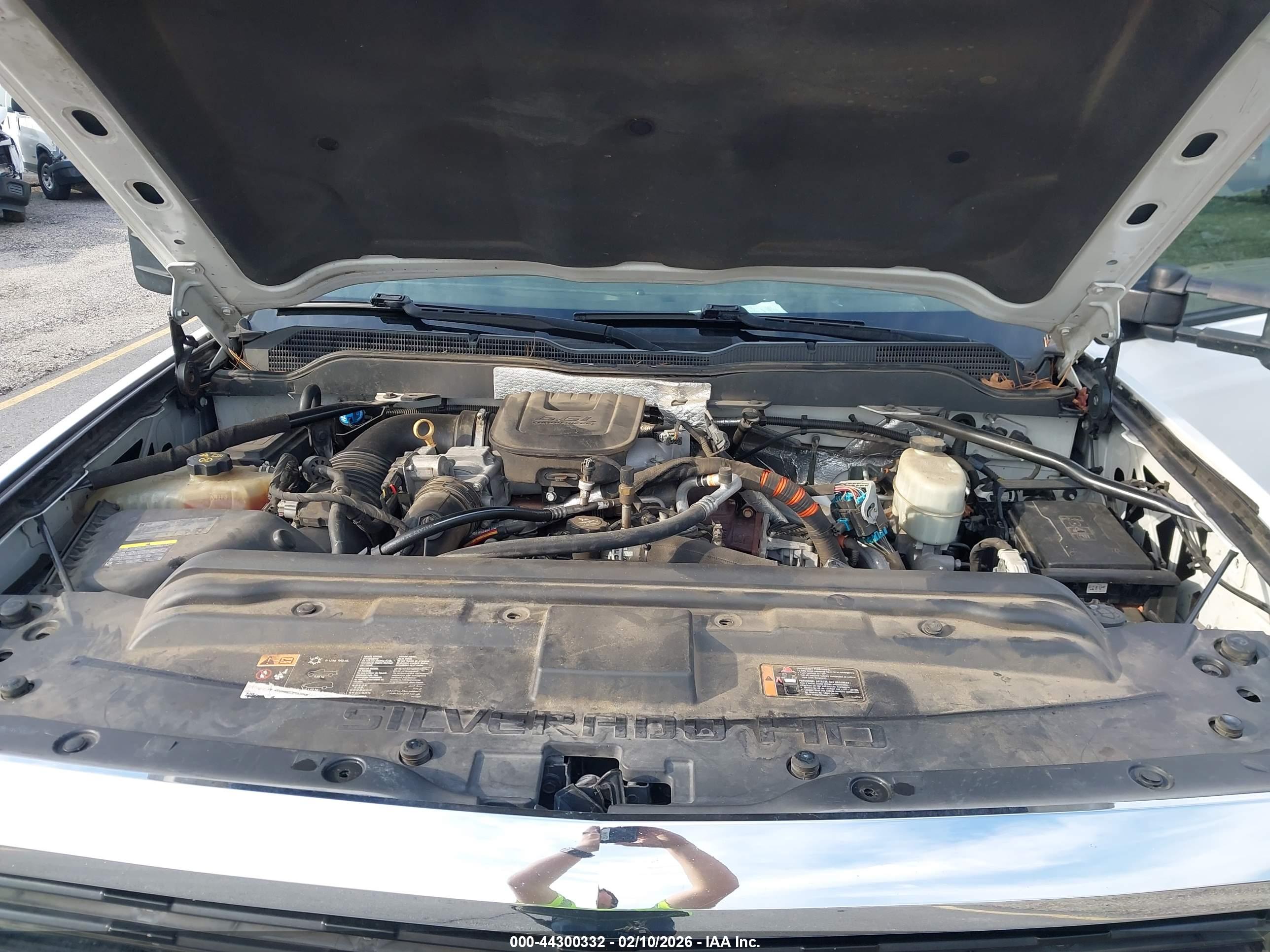 CHEVROLET SILVERADO image 10