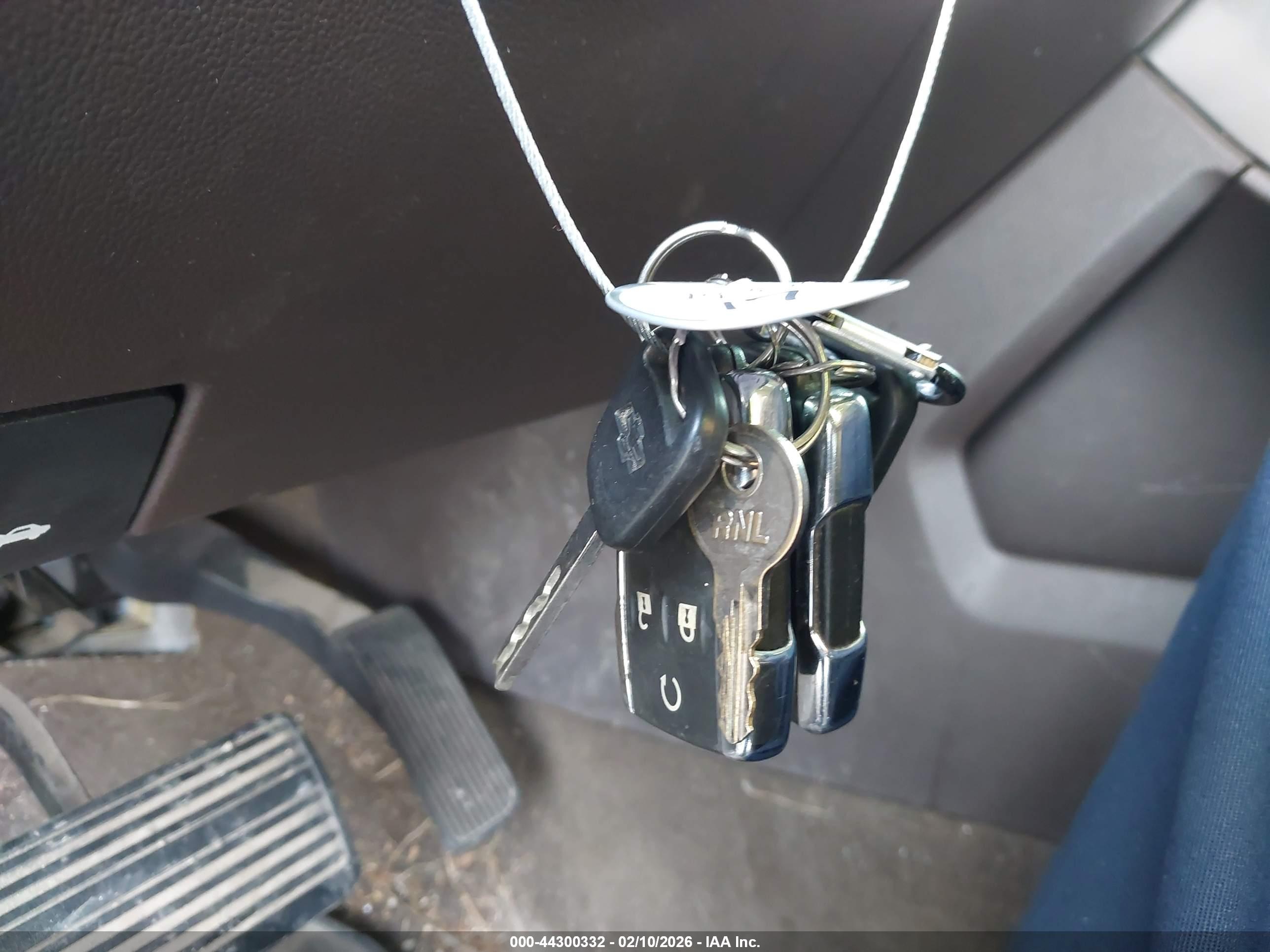 CHEVROLET SILVERADO image 11