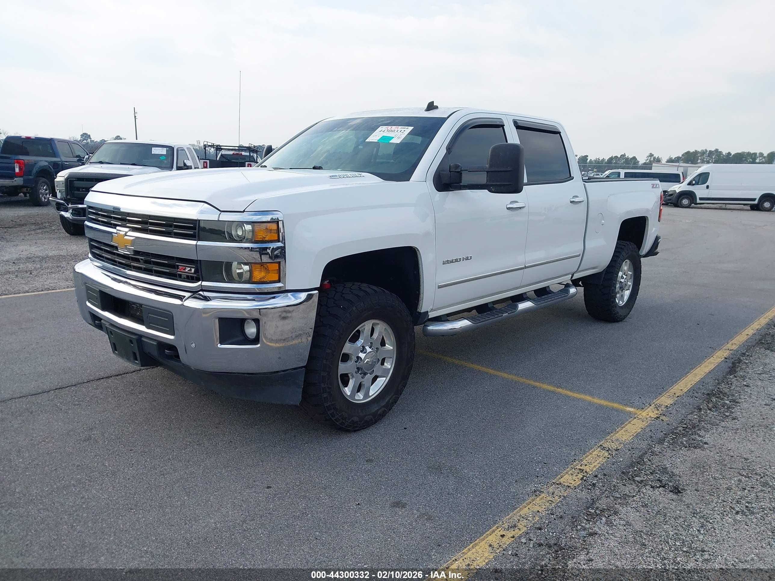 CHEVROLET SILVERADO image 2