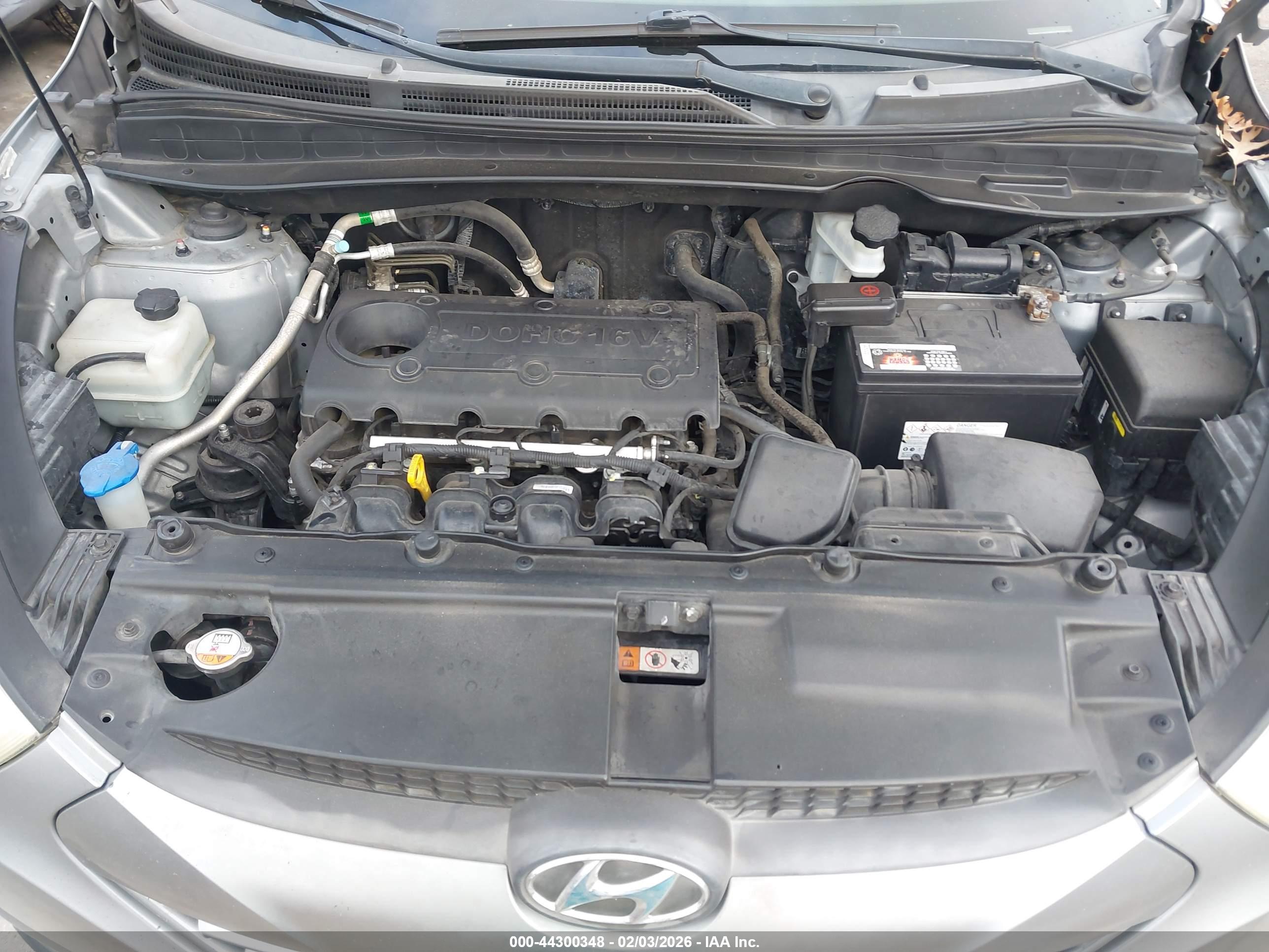 HYUNDAI TUCSON image 10