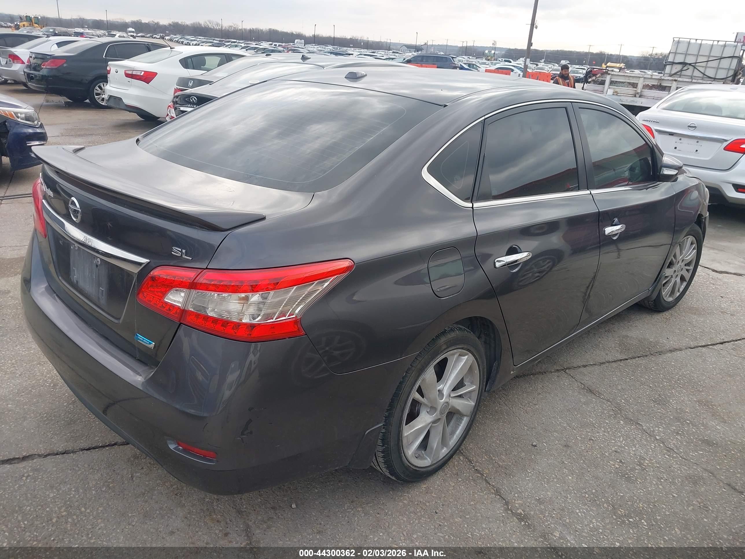 NISSAN SENTRA image 4