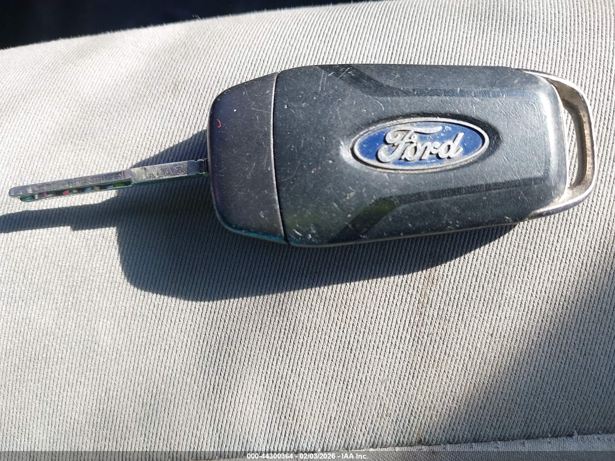FORD FUSION image 11