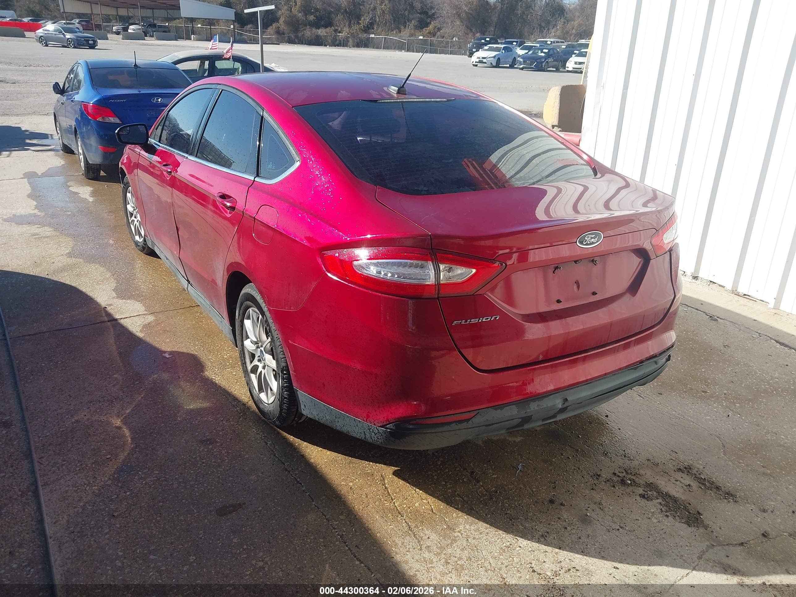 FORD FUSION image 3