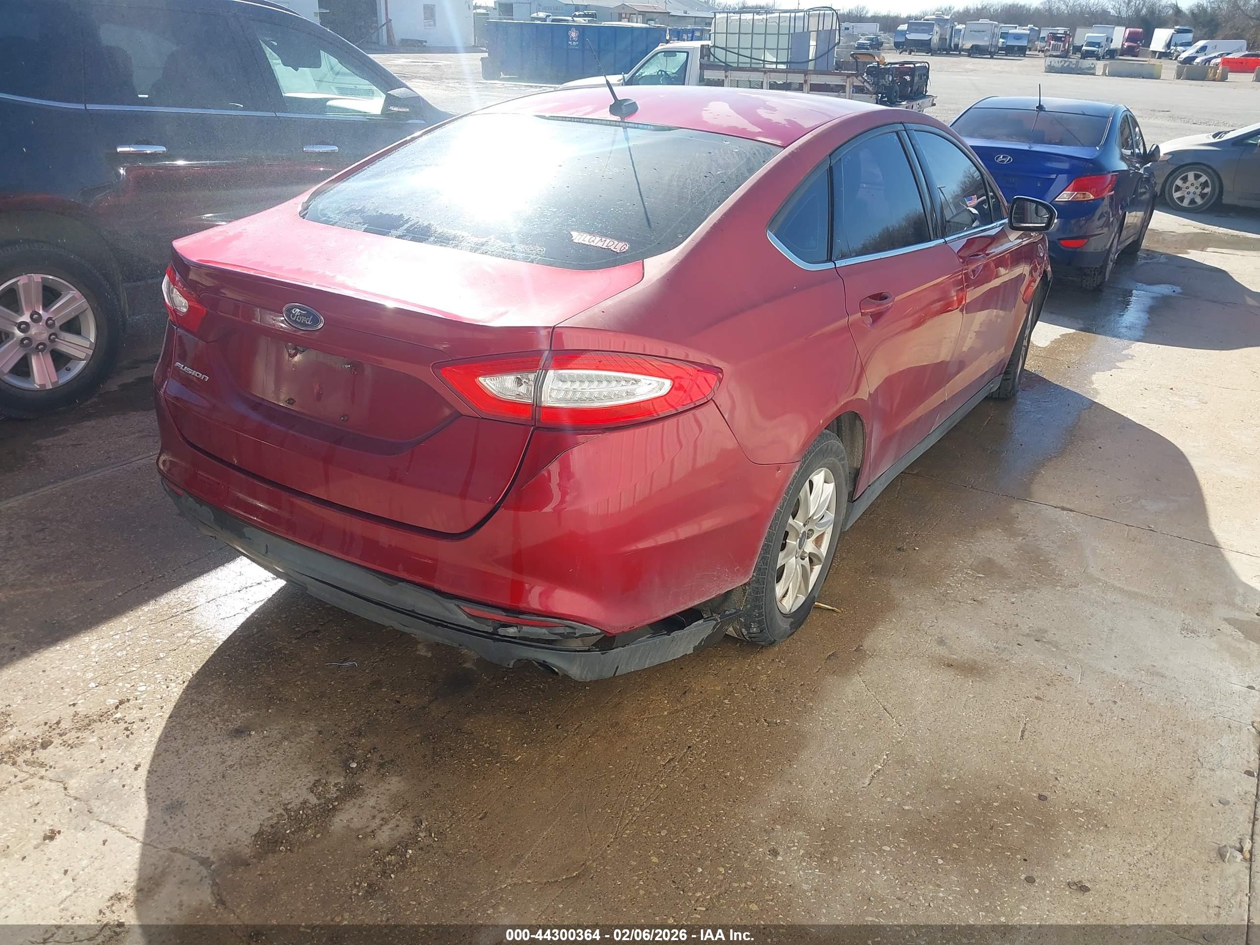 FORD FUSION image 4