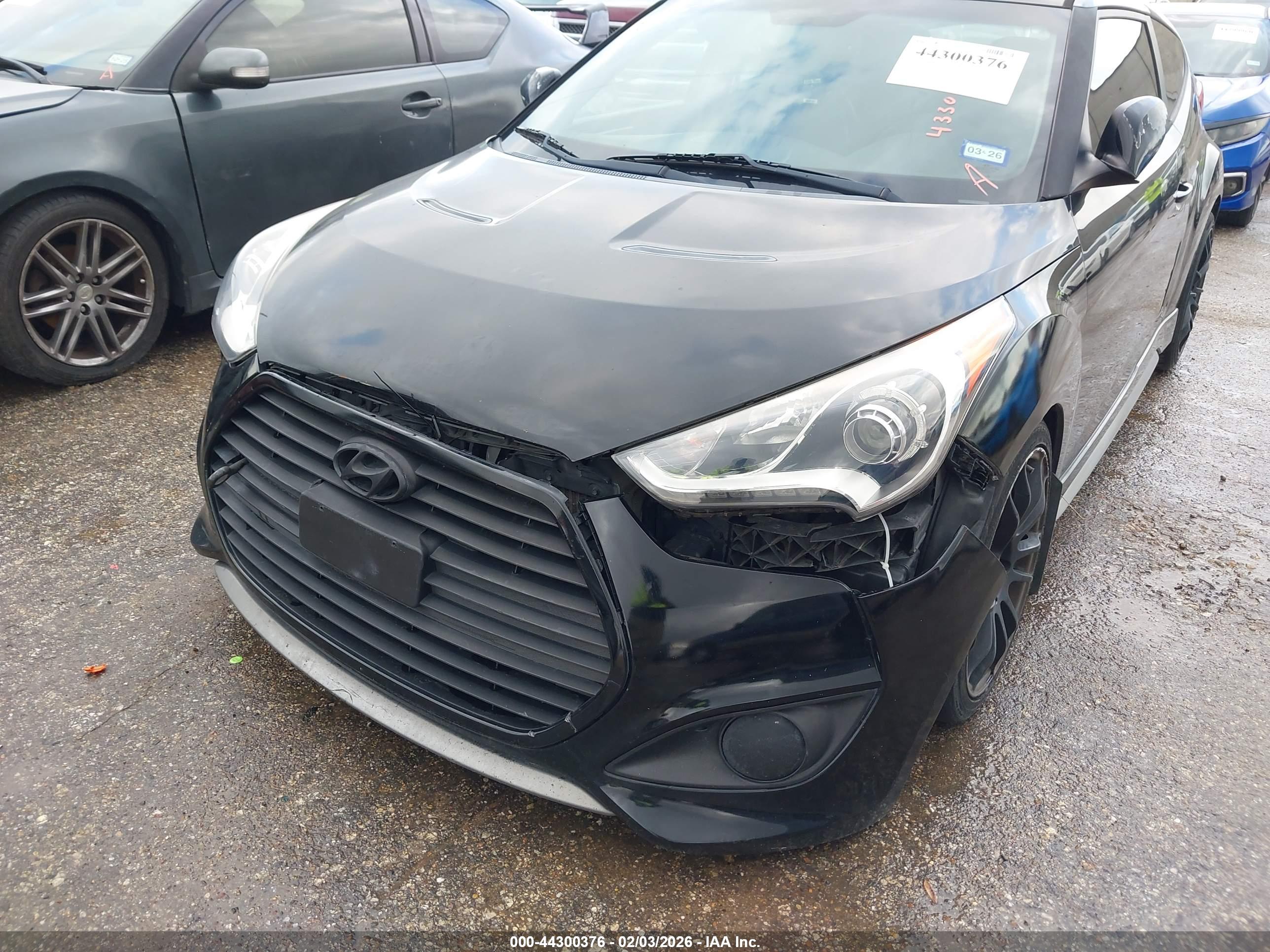 HYUNDAI VELOSTER image 6