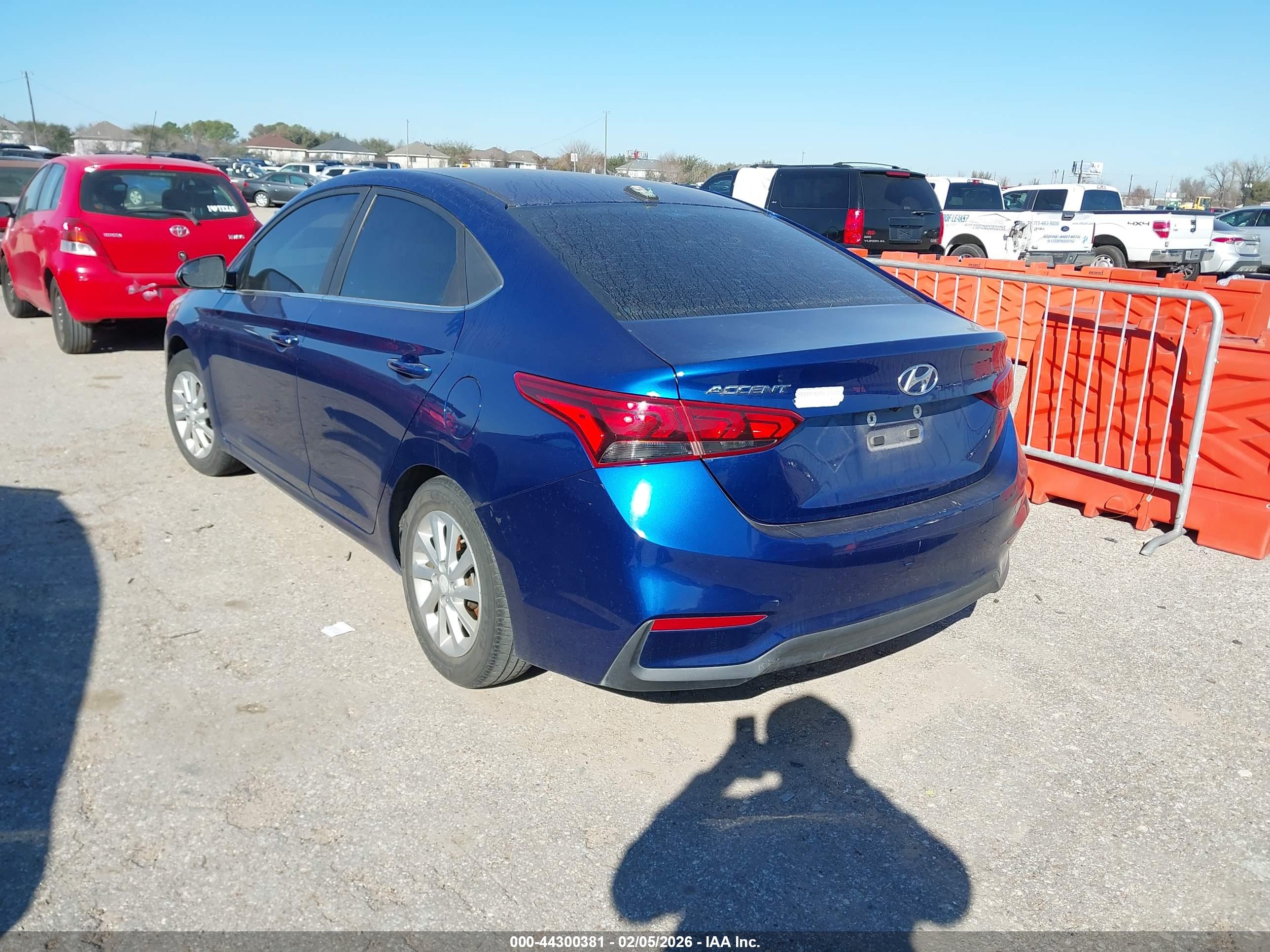 HYUNDAI ACCENT image 3