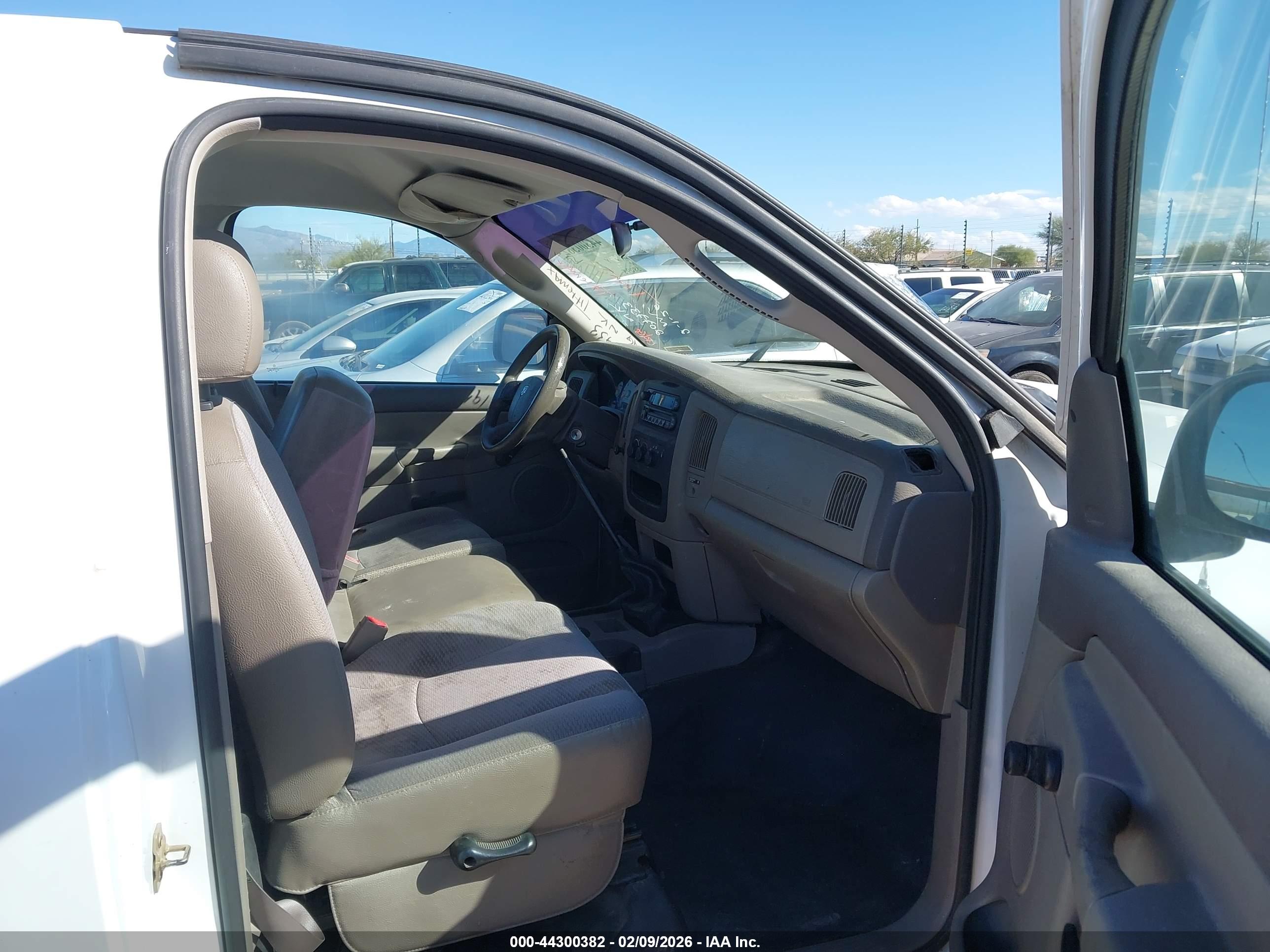 DODGE RAM image 5
