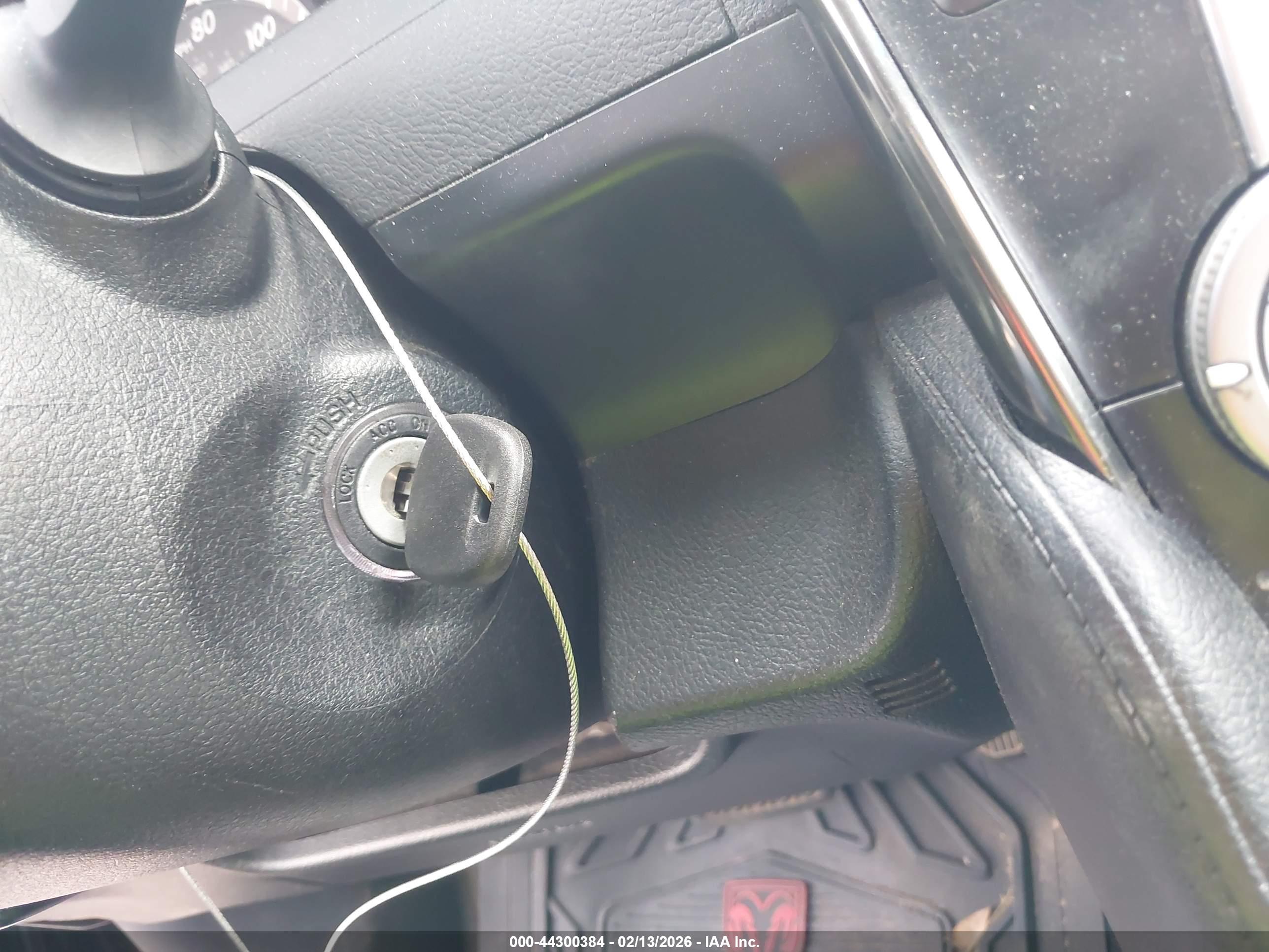 TOYOTA CAMRY image 11