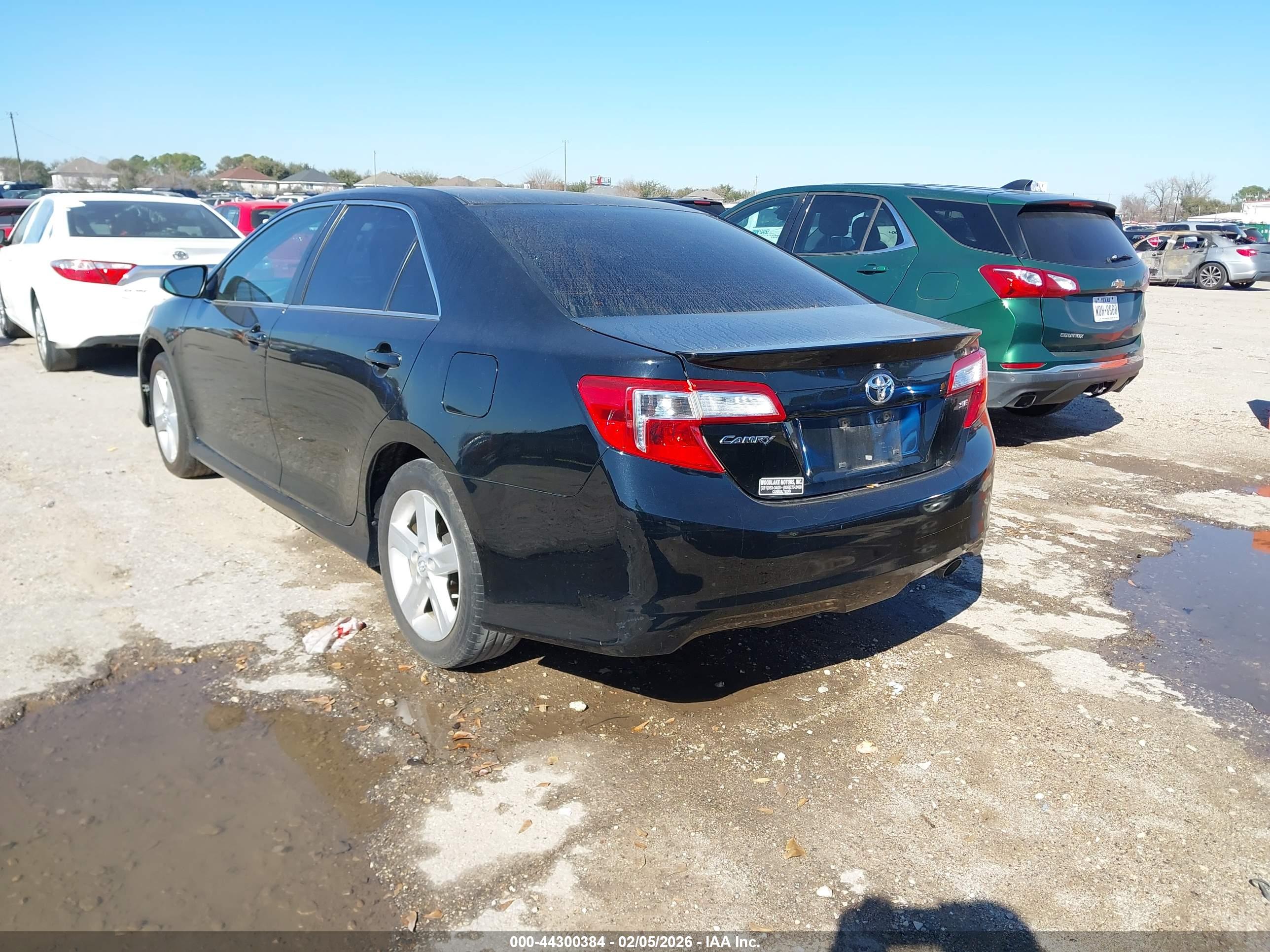 TOYOTA CAMRY image 3