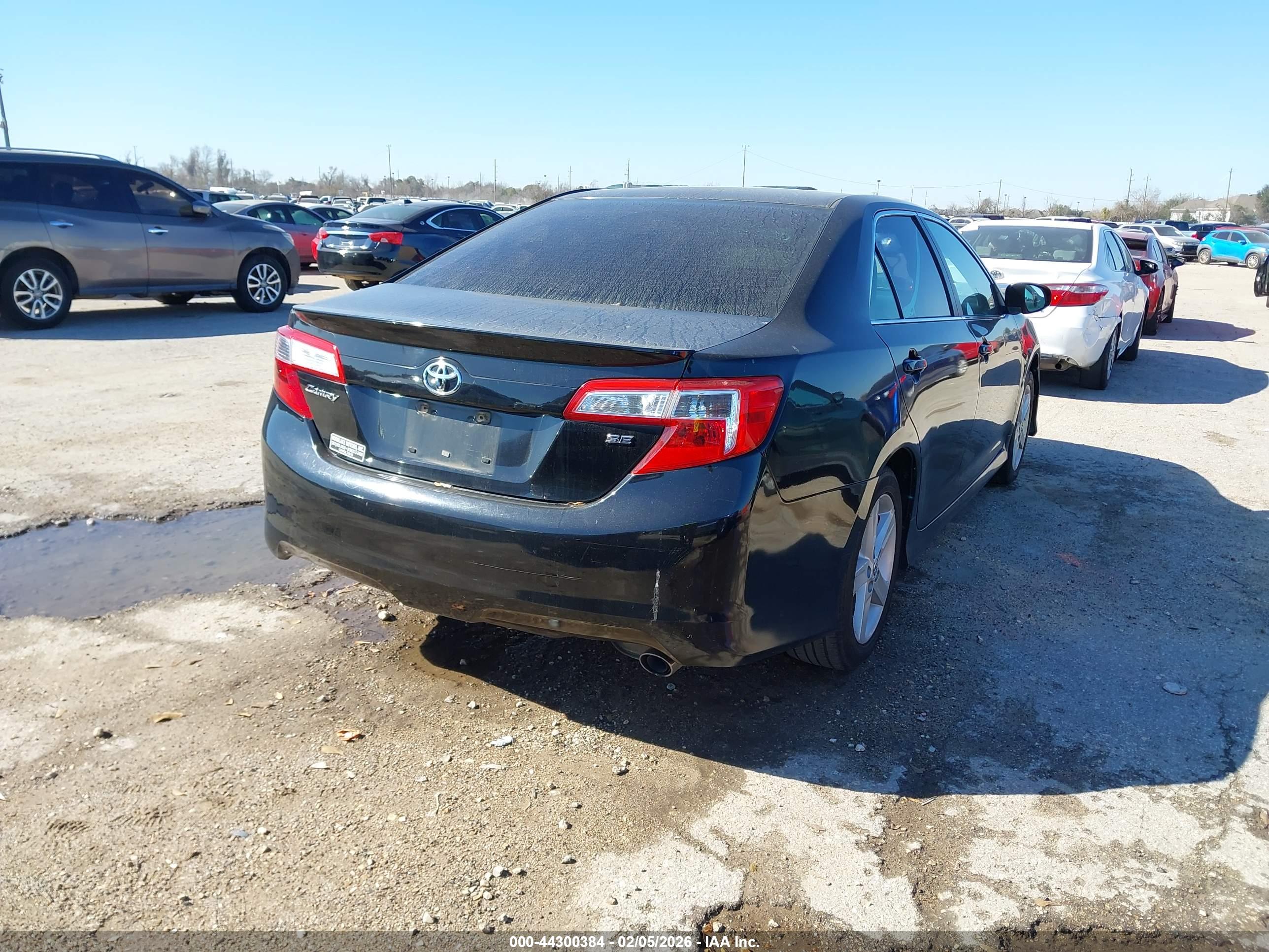 TOYOTA CAMRY image 4