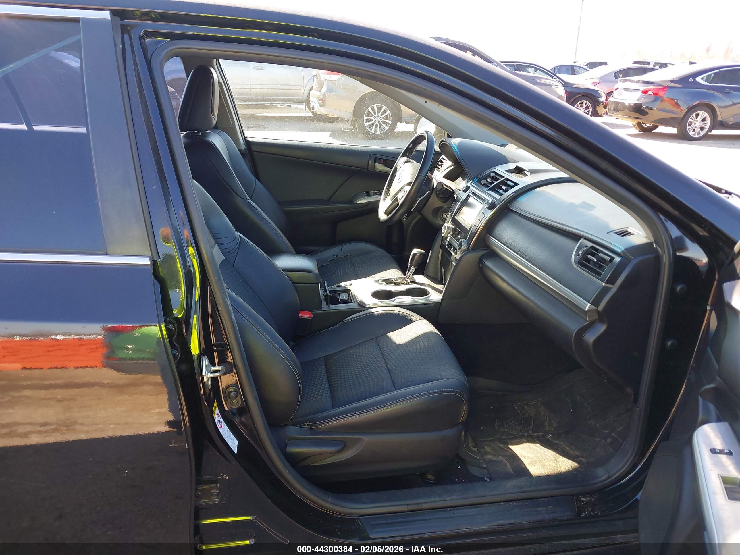 TOYOTA CAMRY image 5