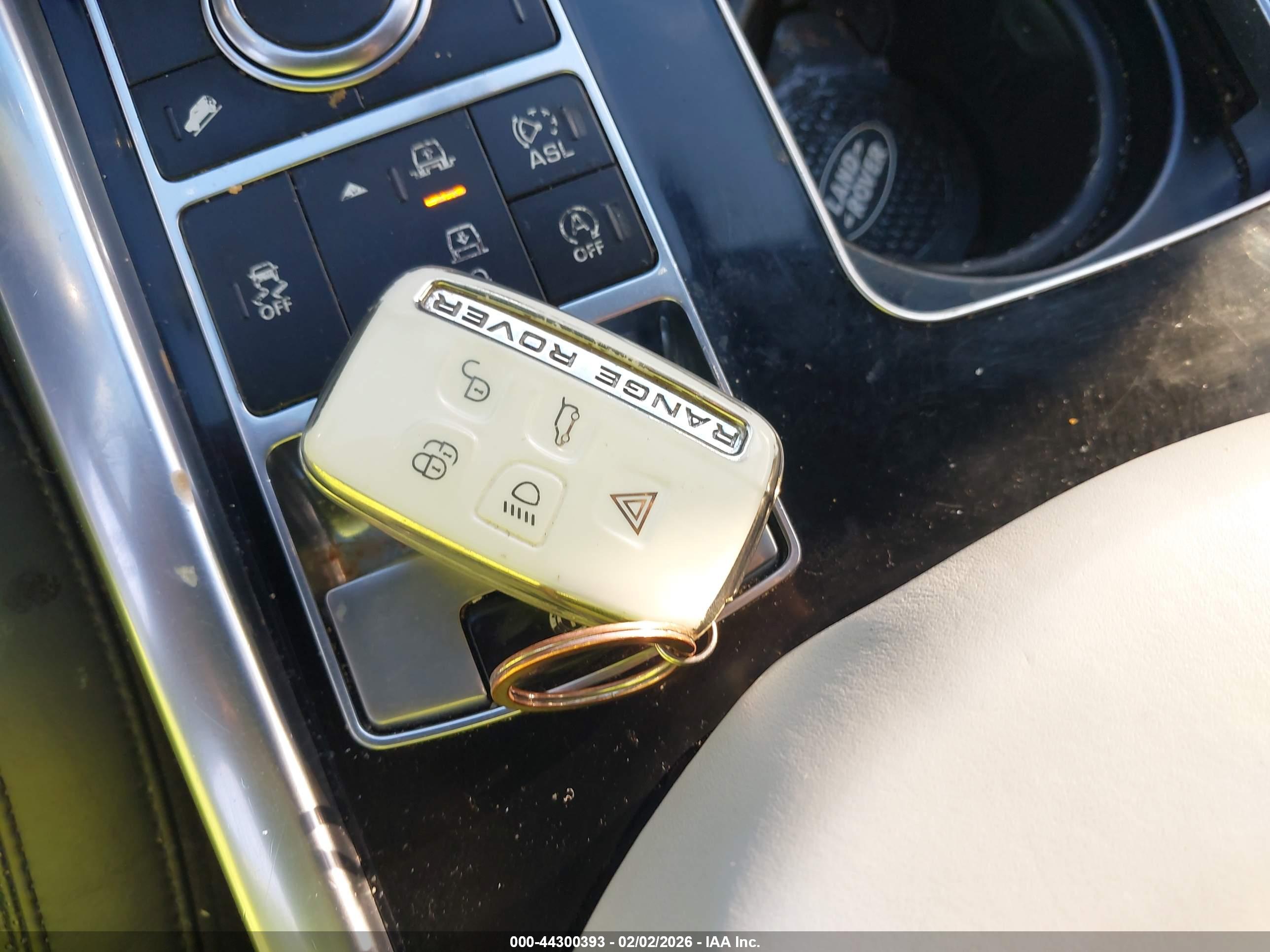 LAND ROVER image 11