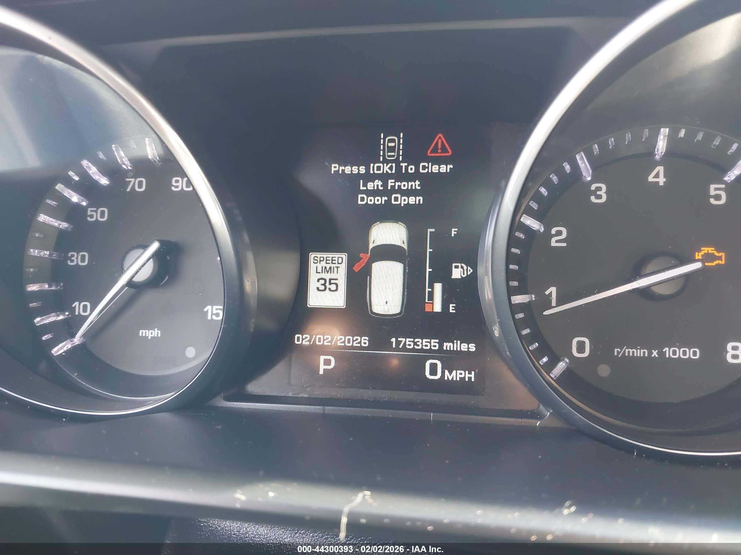LAND ROVER image 7