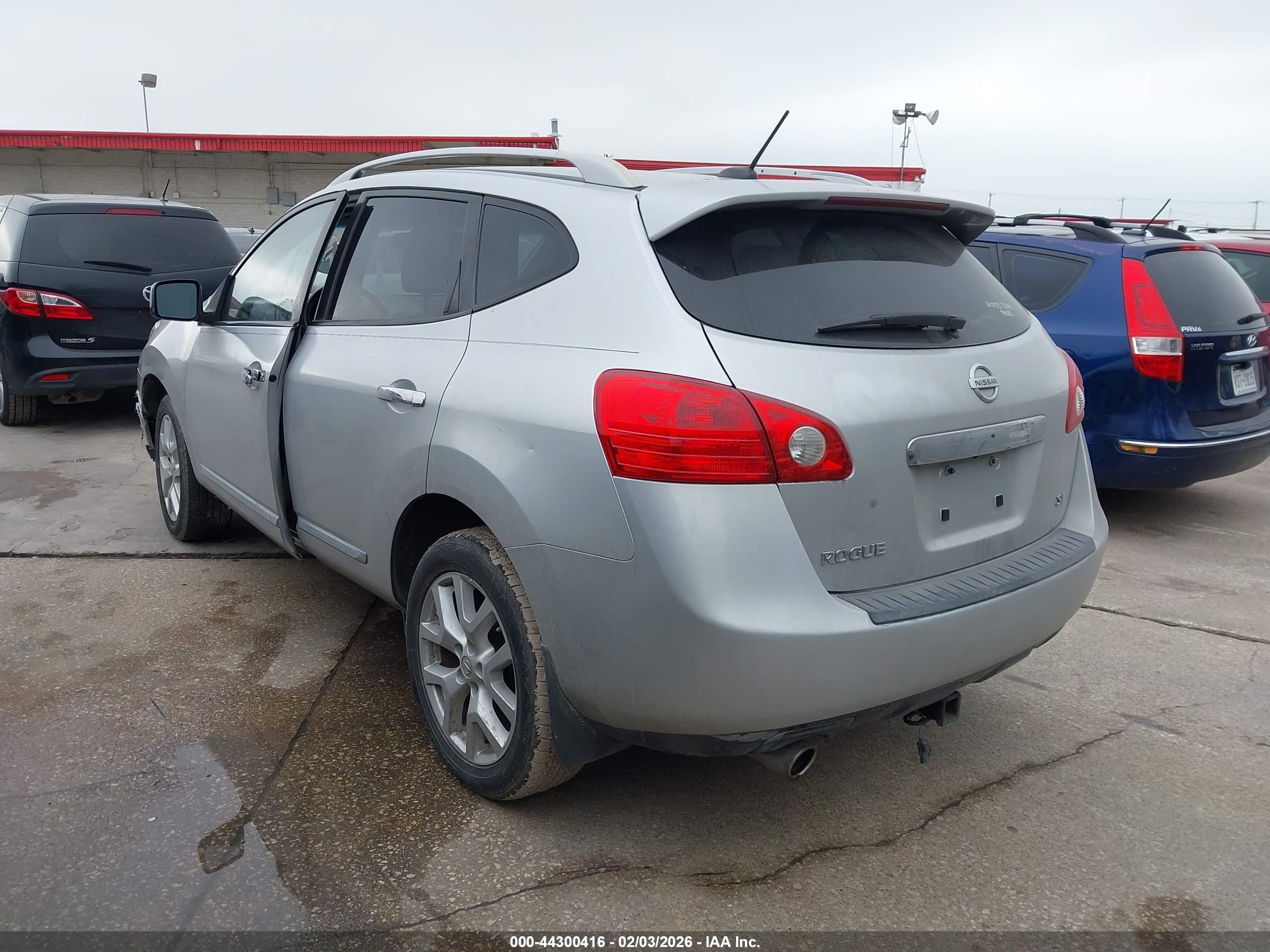 NISSAN ROGUE image 3