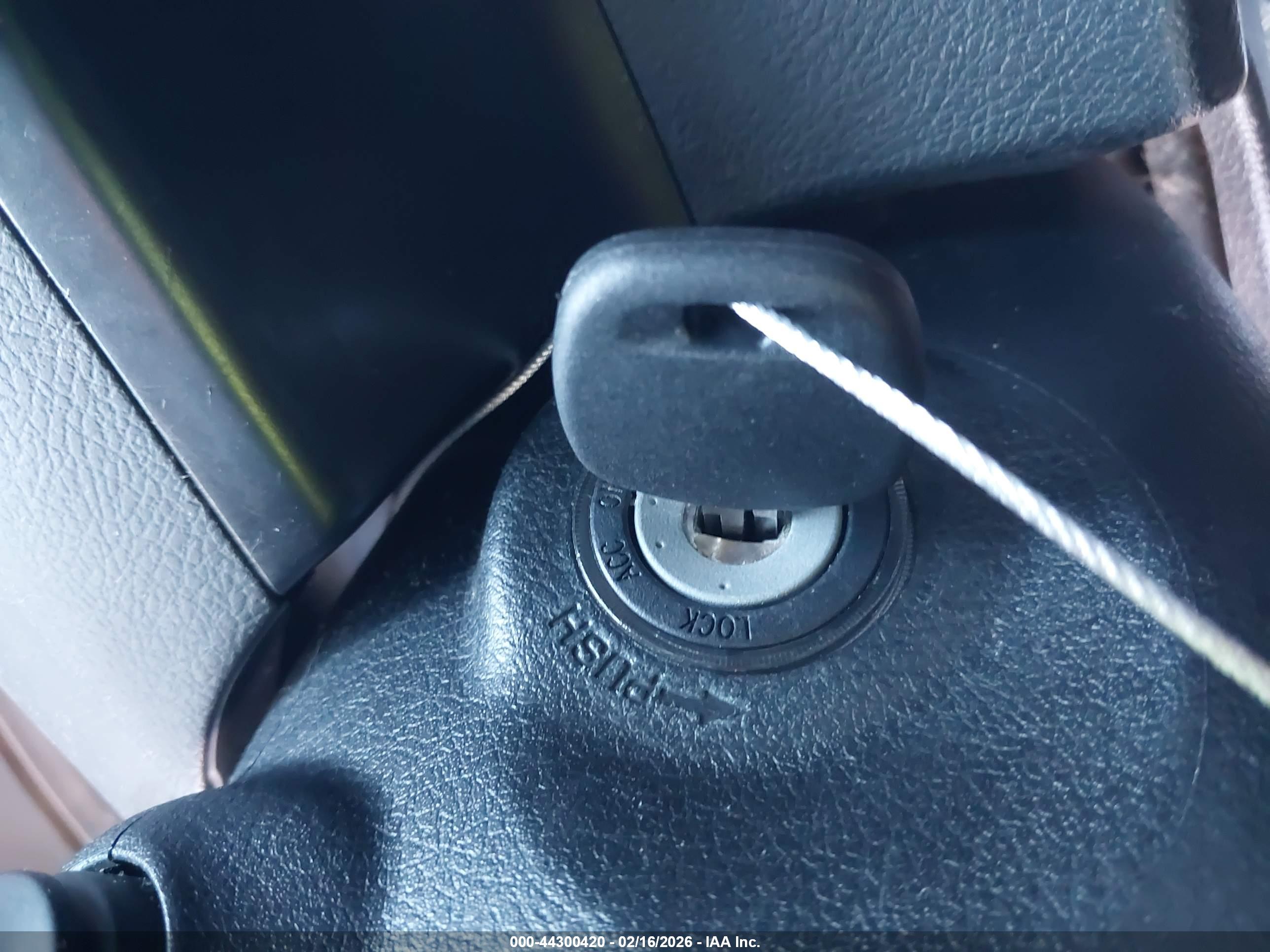 TOYOTA CAMRY image 11