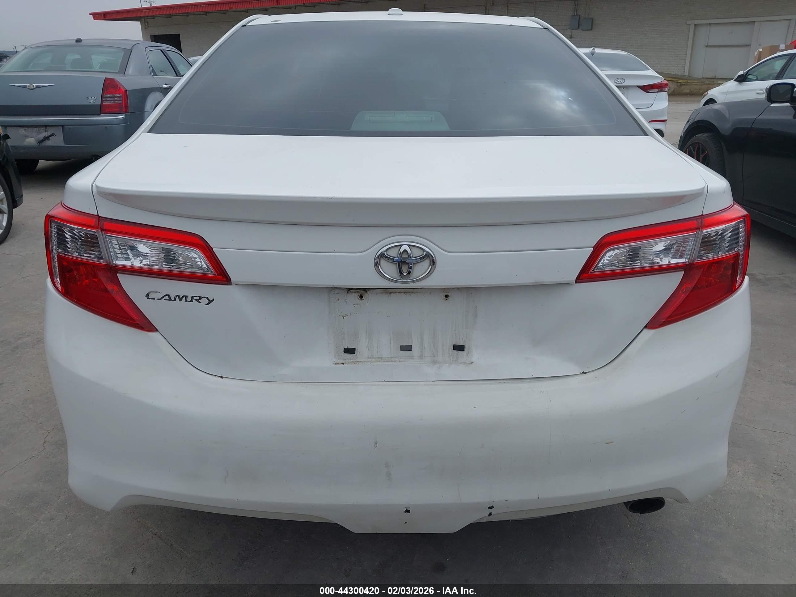 TOYOTA CAMRY image 6