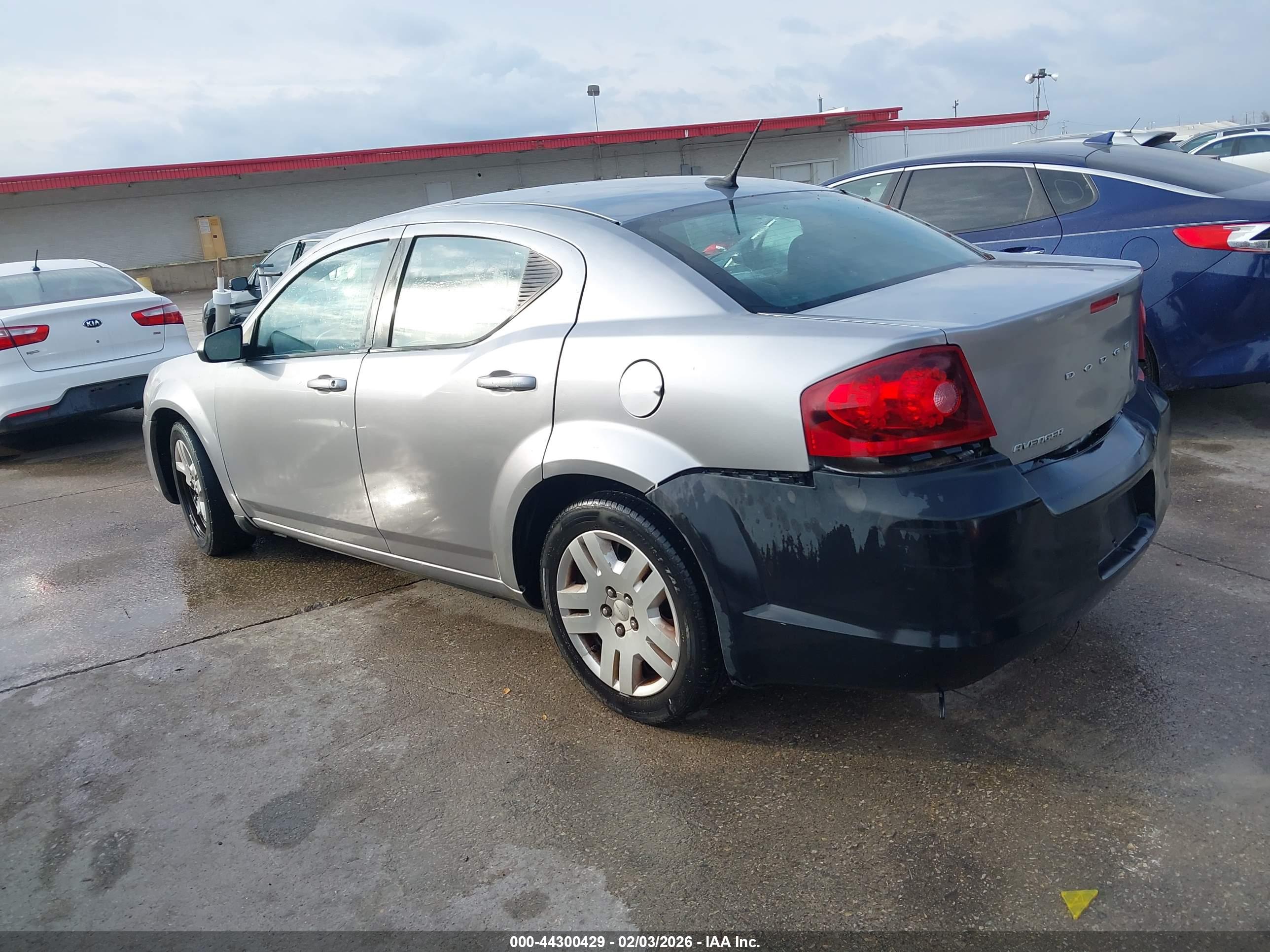 DODGE AVENGER image 3