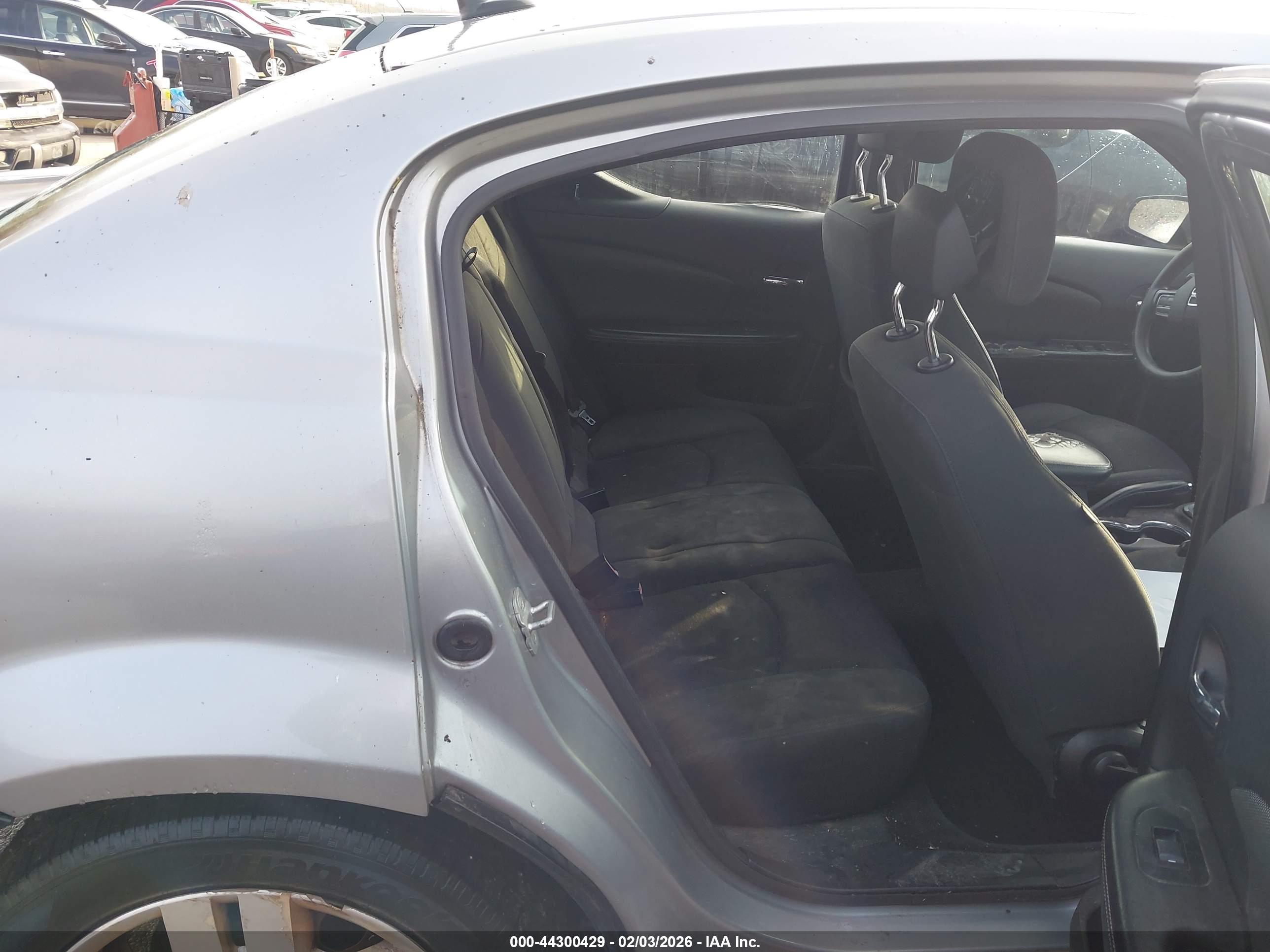 DODGE AVENGER image 8