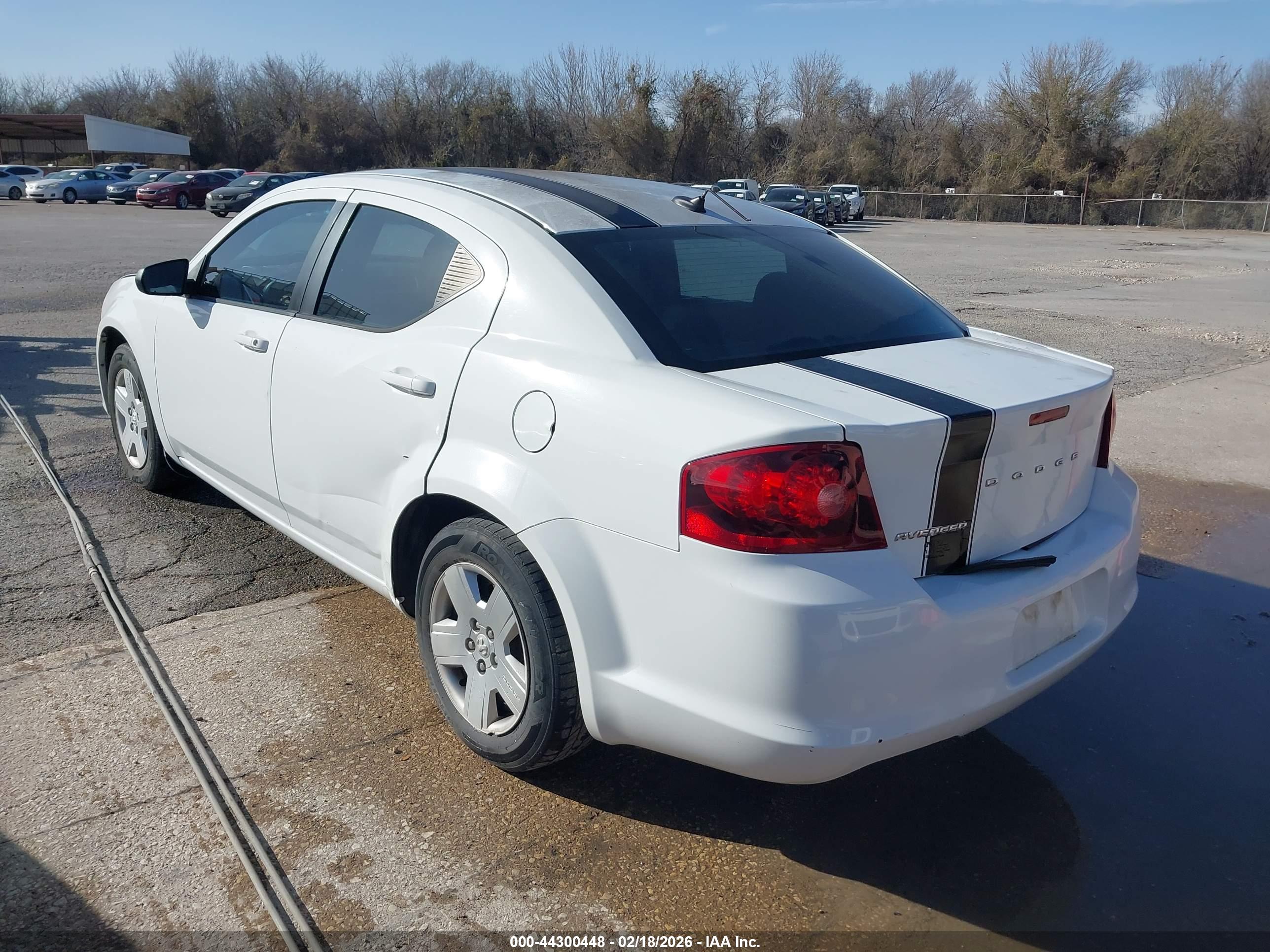 DODGE AVENGER image 3