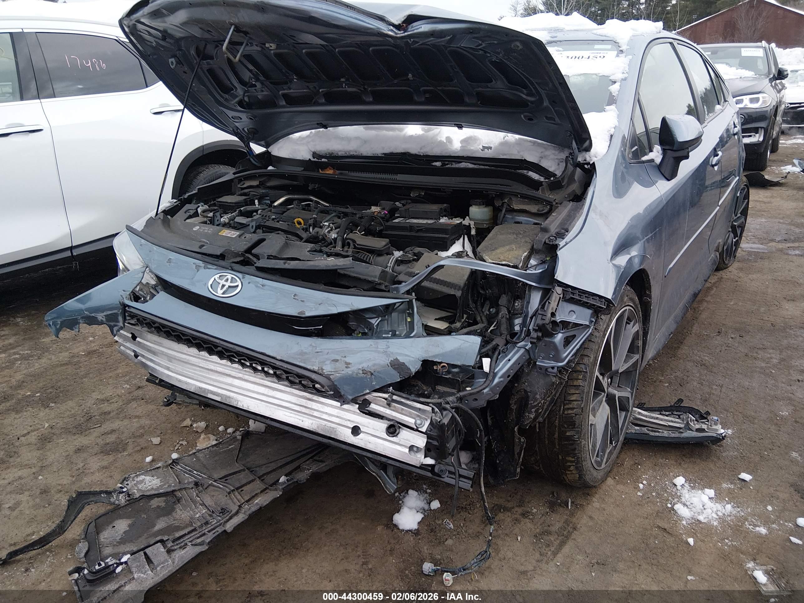 TOYOTA COROLLA image 6