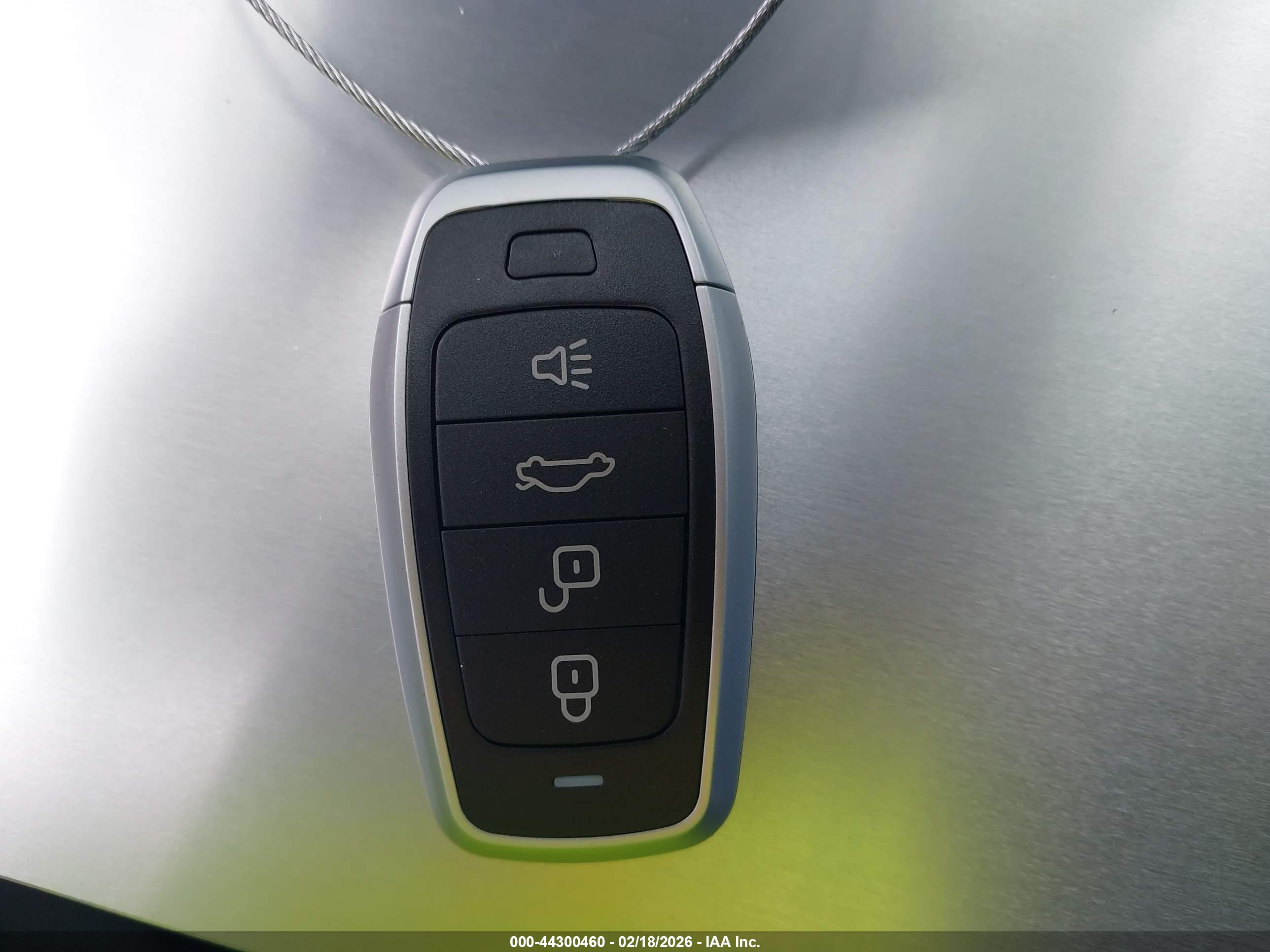 CHRYSLER 200 image 11