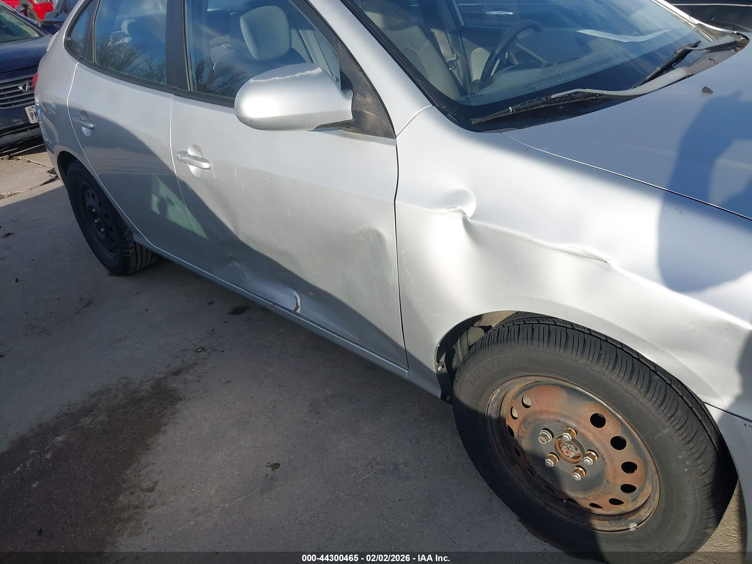 HYUNDAI ELANTRA image 6